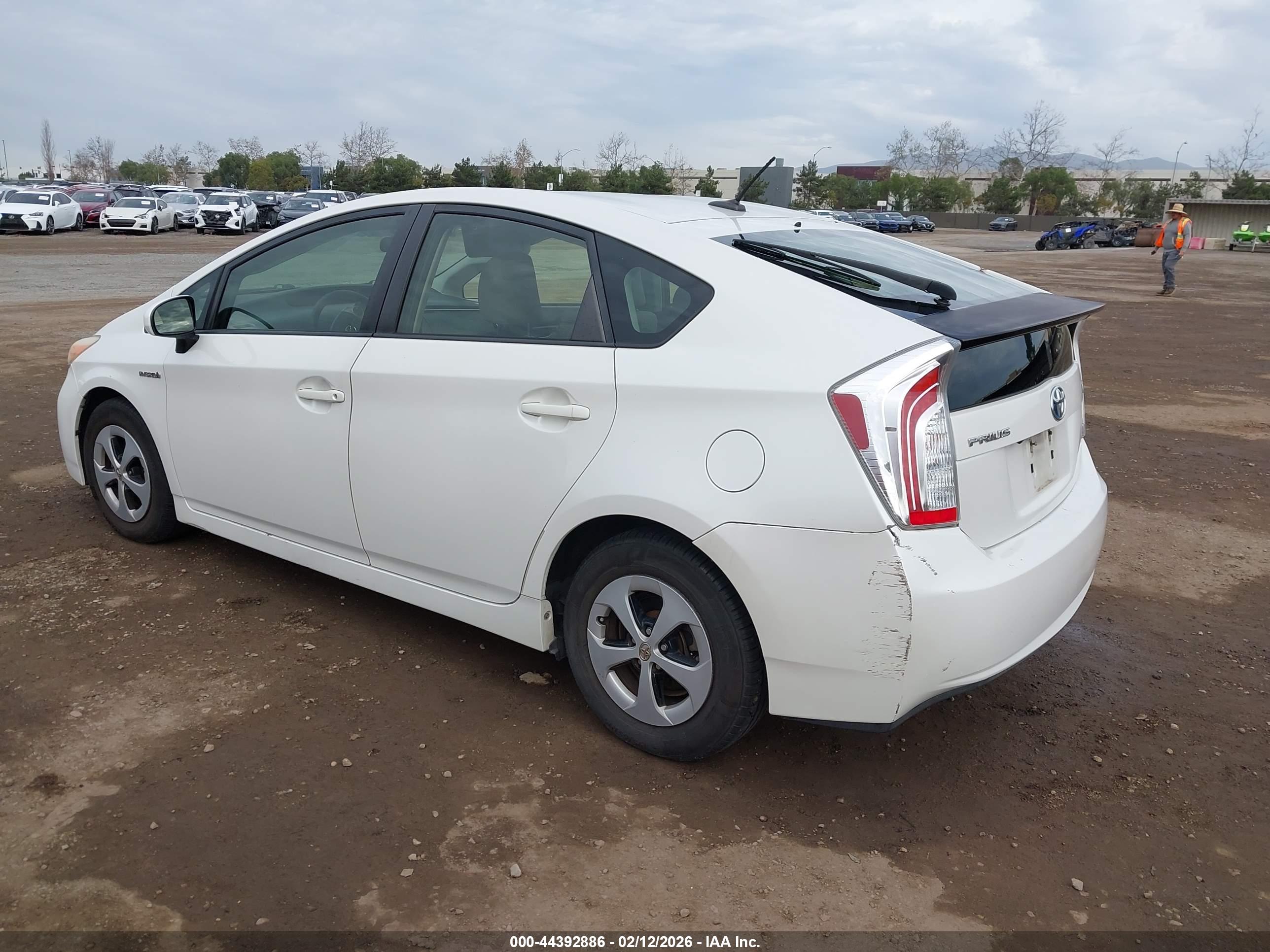 TOYOTA PRIUS image 3