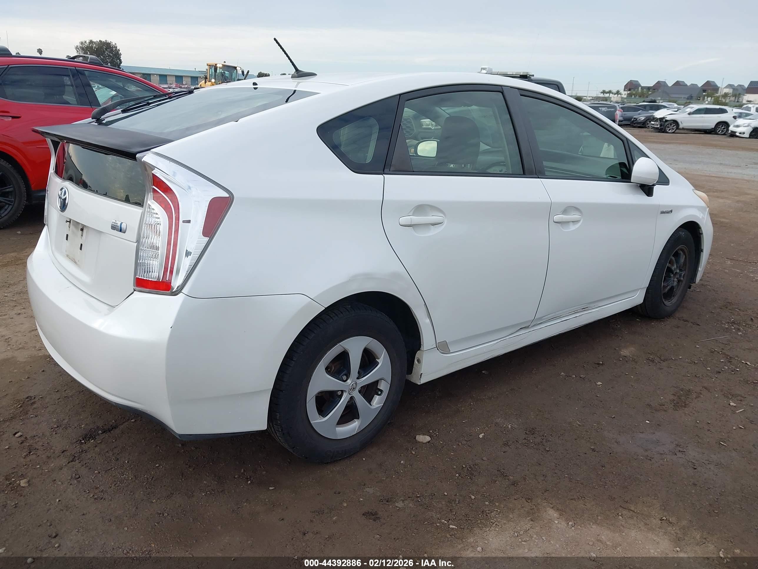 TOYOTA PRIUS image 4