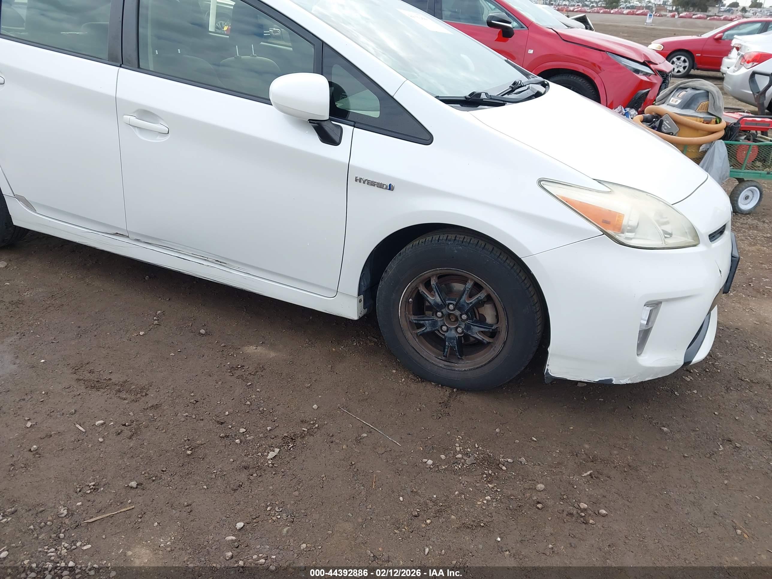 TOYOTA PRIUS image 6