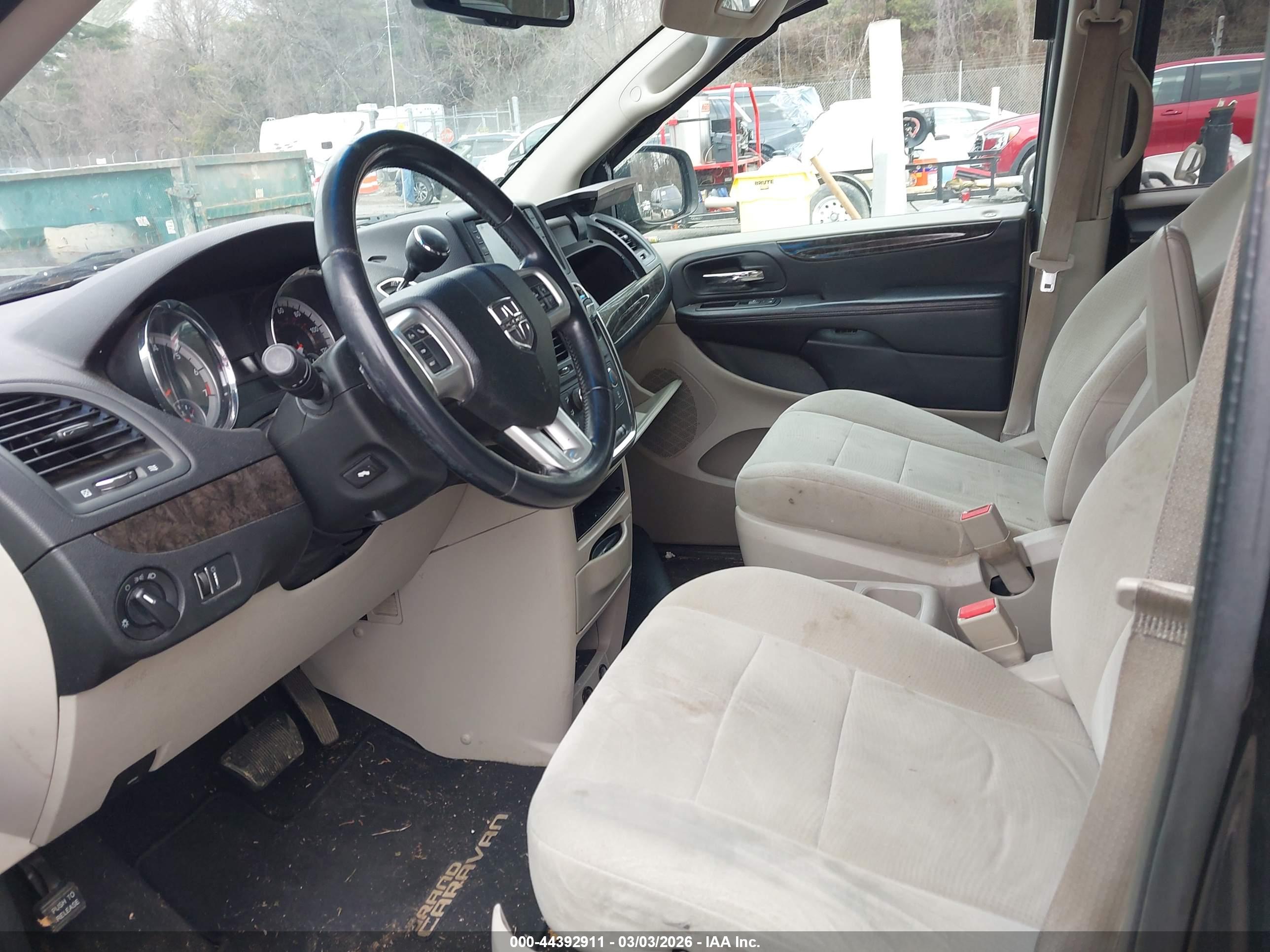 DODGE GRAND image 5