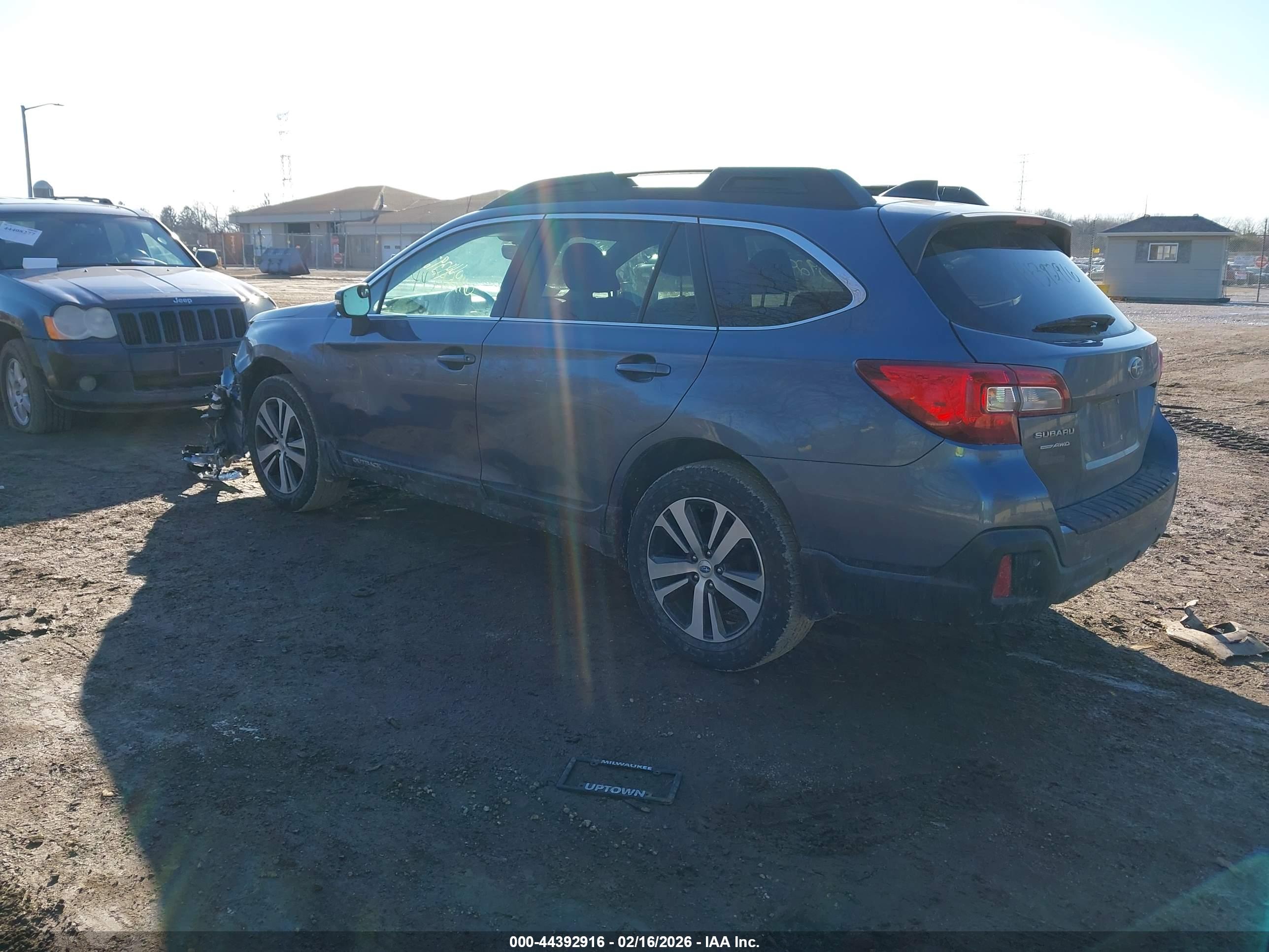 SUBARU OUTBACK image 3