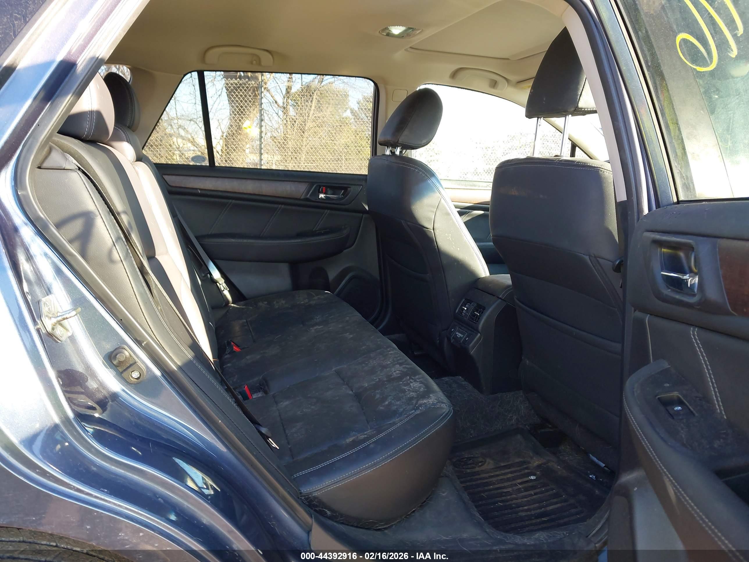 SUBARU OUTBACK image 8