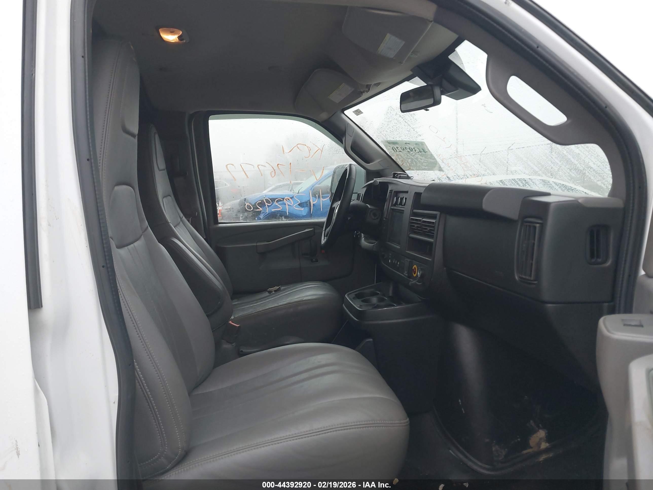 CHEVROLET EXPRESS image 5