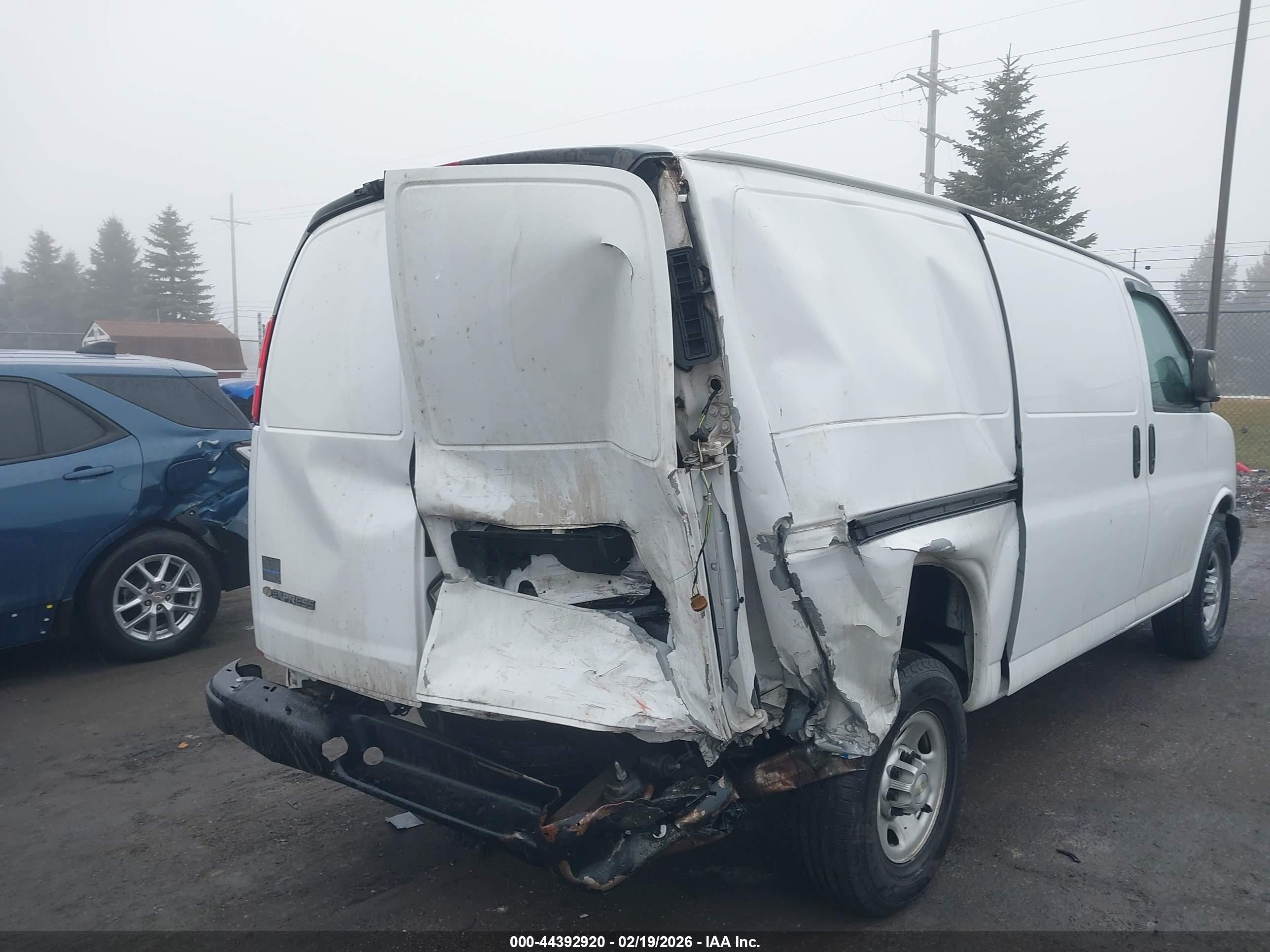CHEVROLET EXPRESS image 6