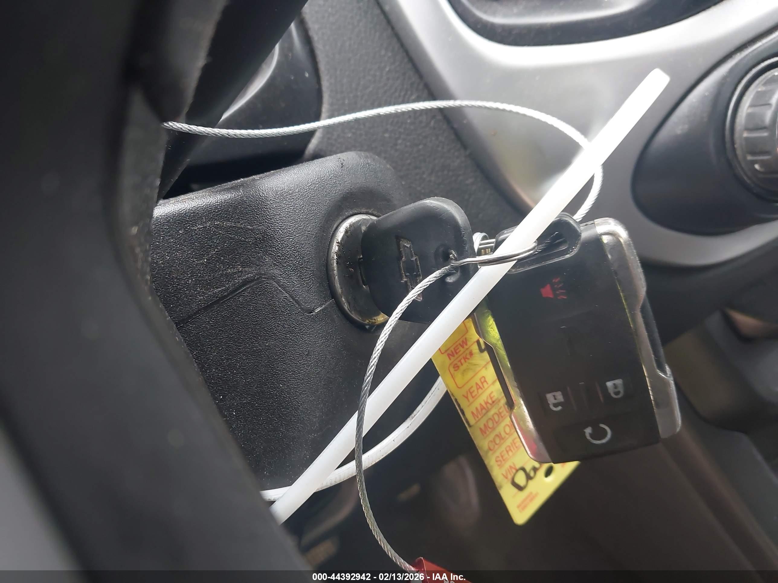 CHEVROLET COLORADO image 11