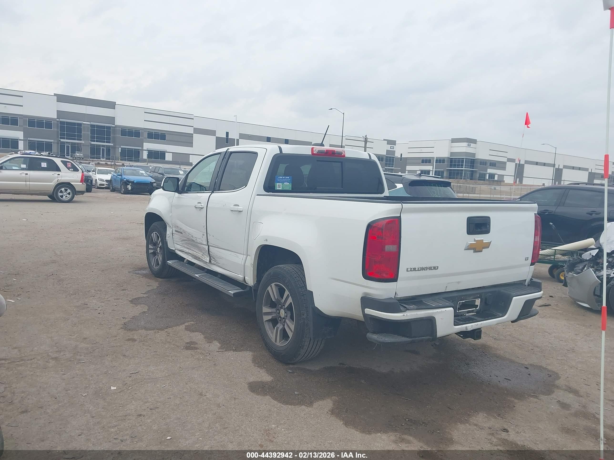 CHEVROLET COLORADO image 3