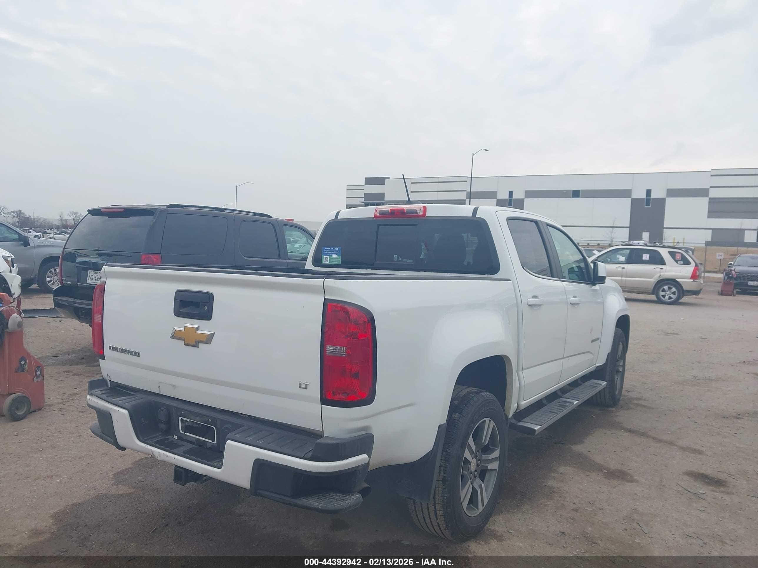 CHEVROLET COLORADO image 4