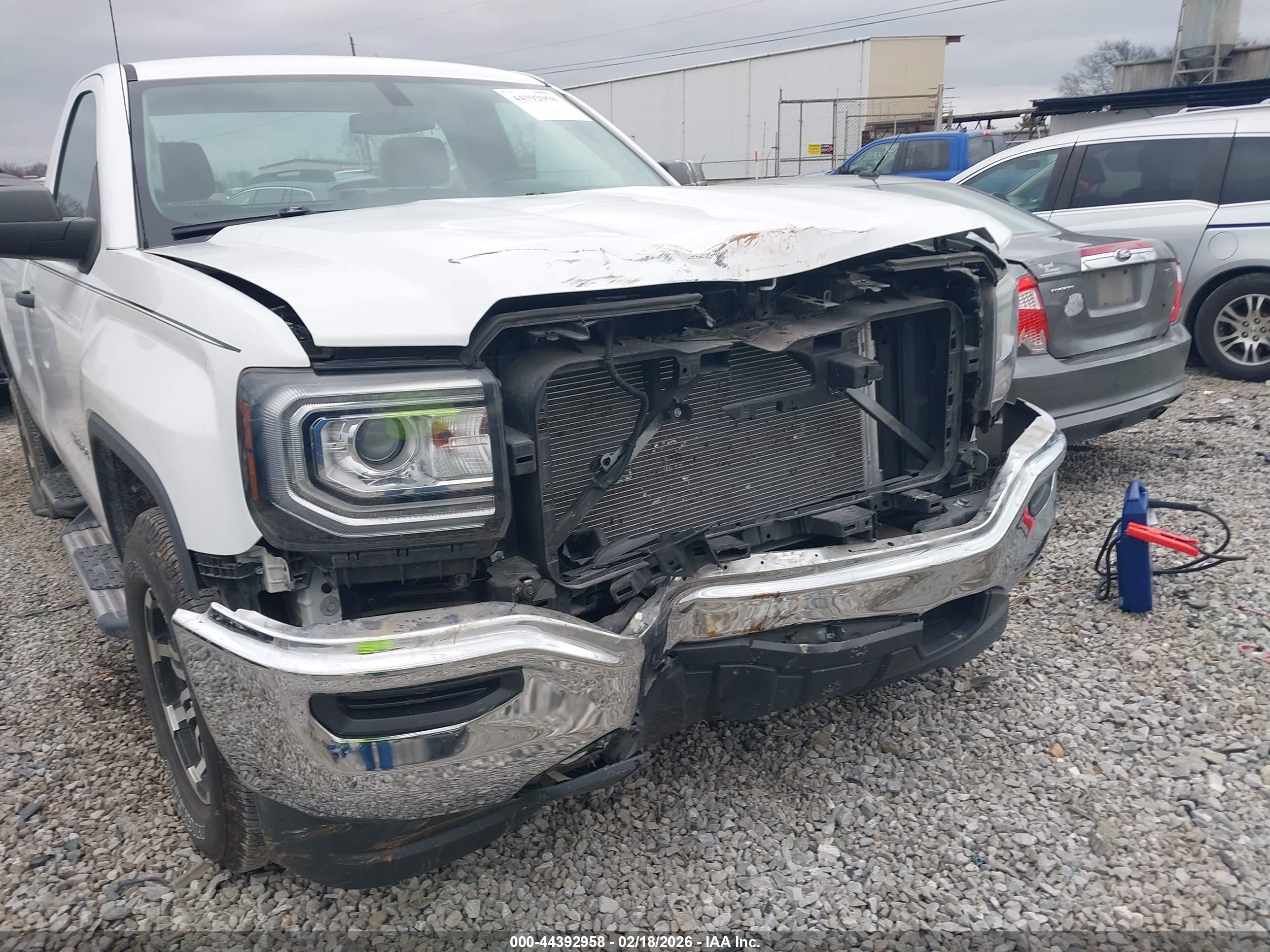 GMC SIERRA image 6