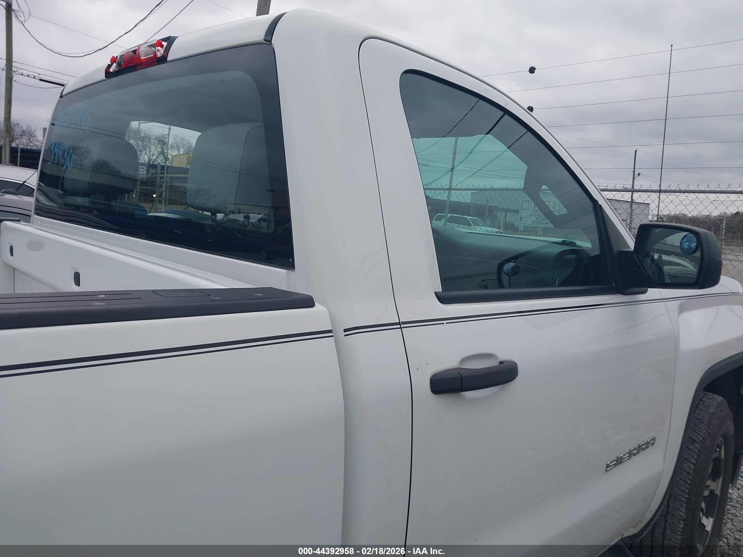 GMC SIERRA image 8