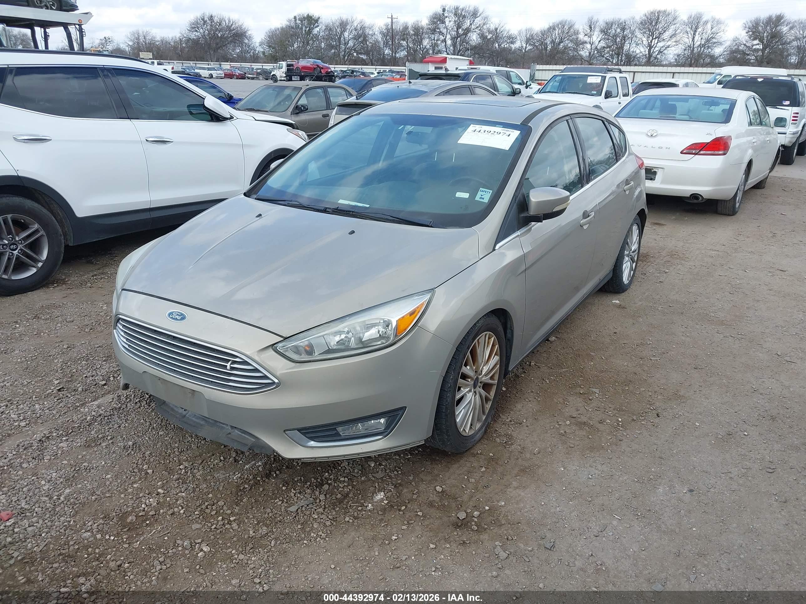 FORD FOCUS image 2