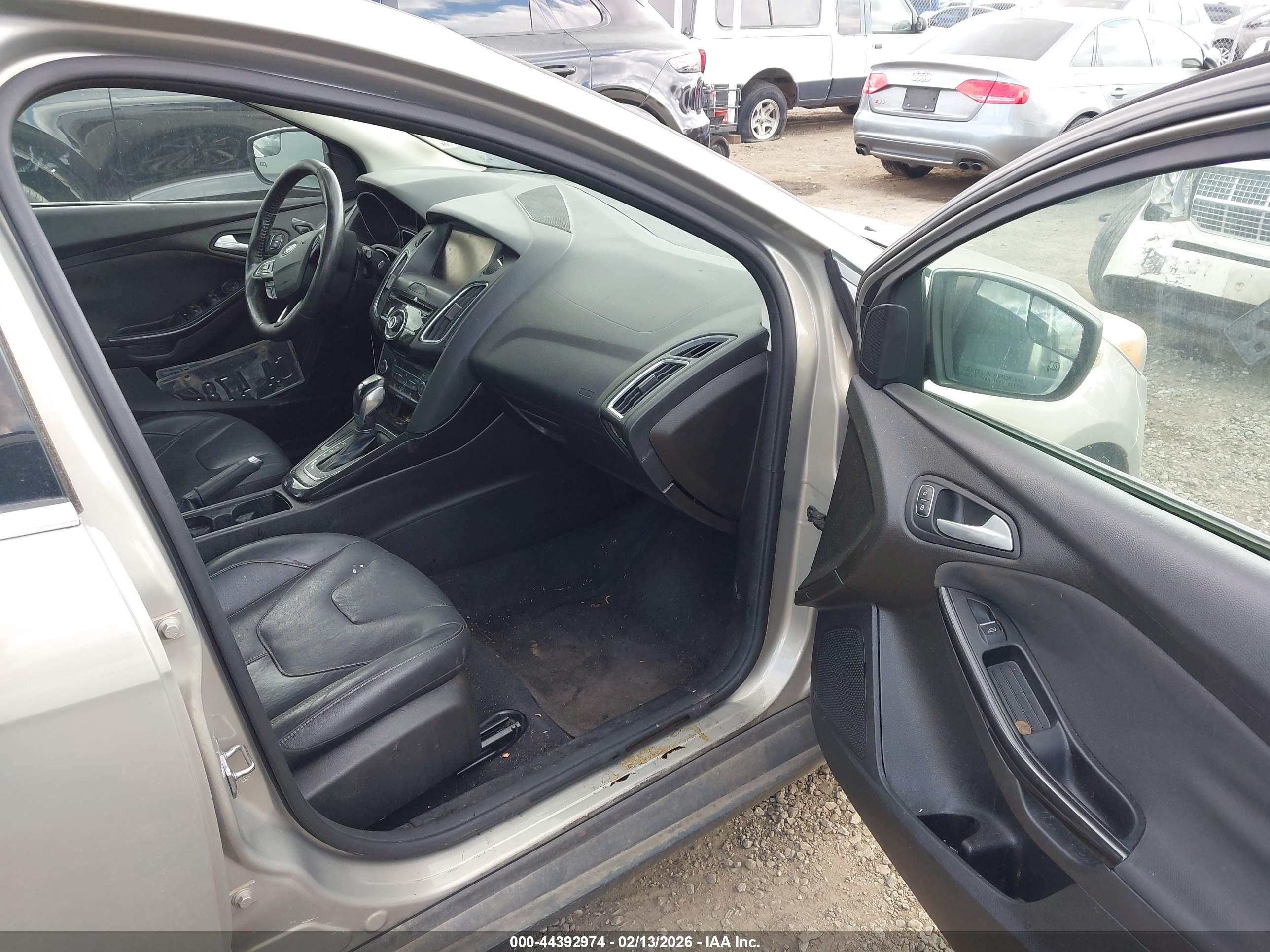 FORD FOCUS image 5