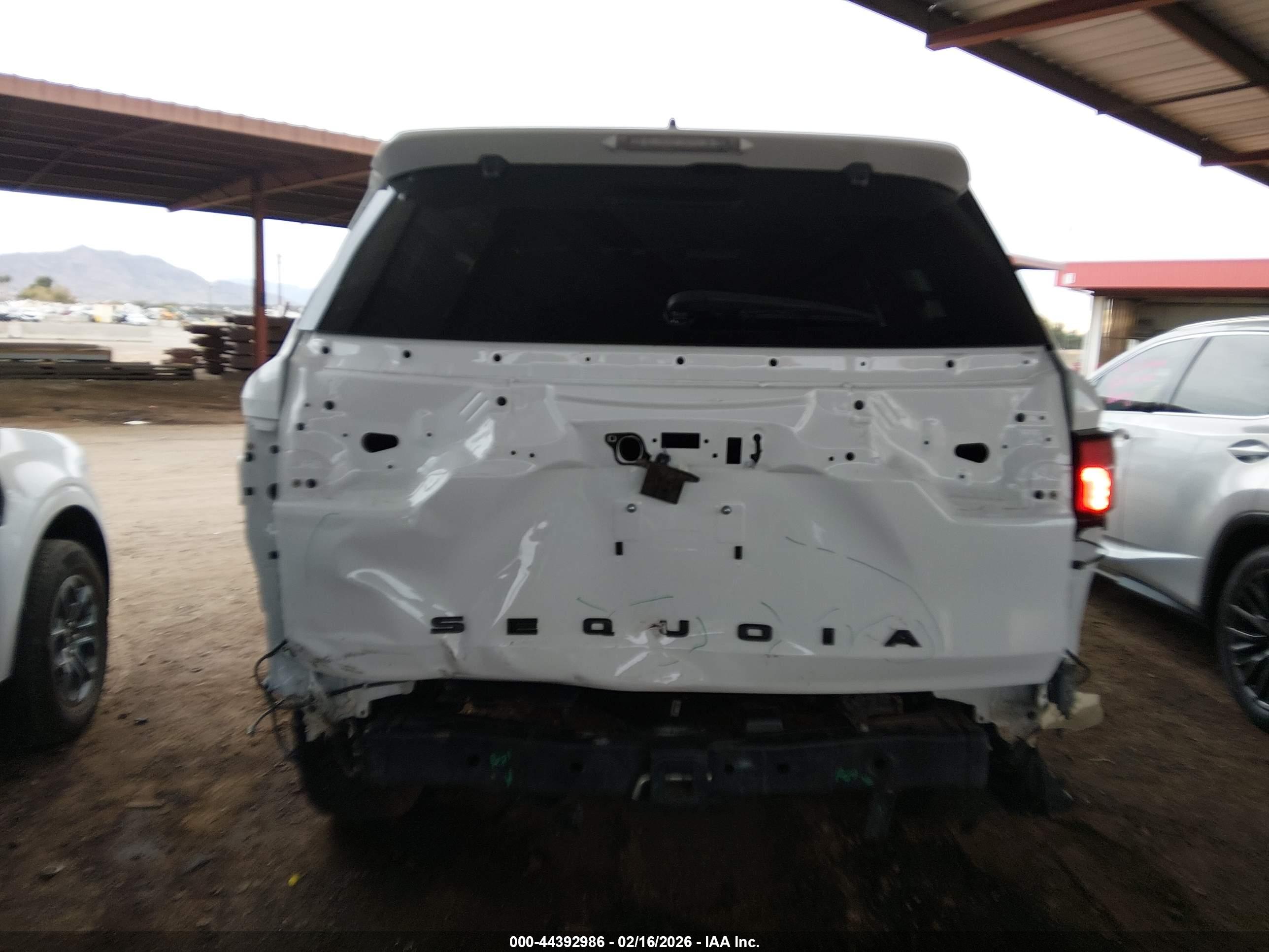 TOYOTA SEQUOIA image 6