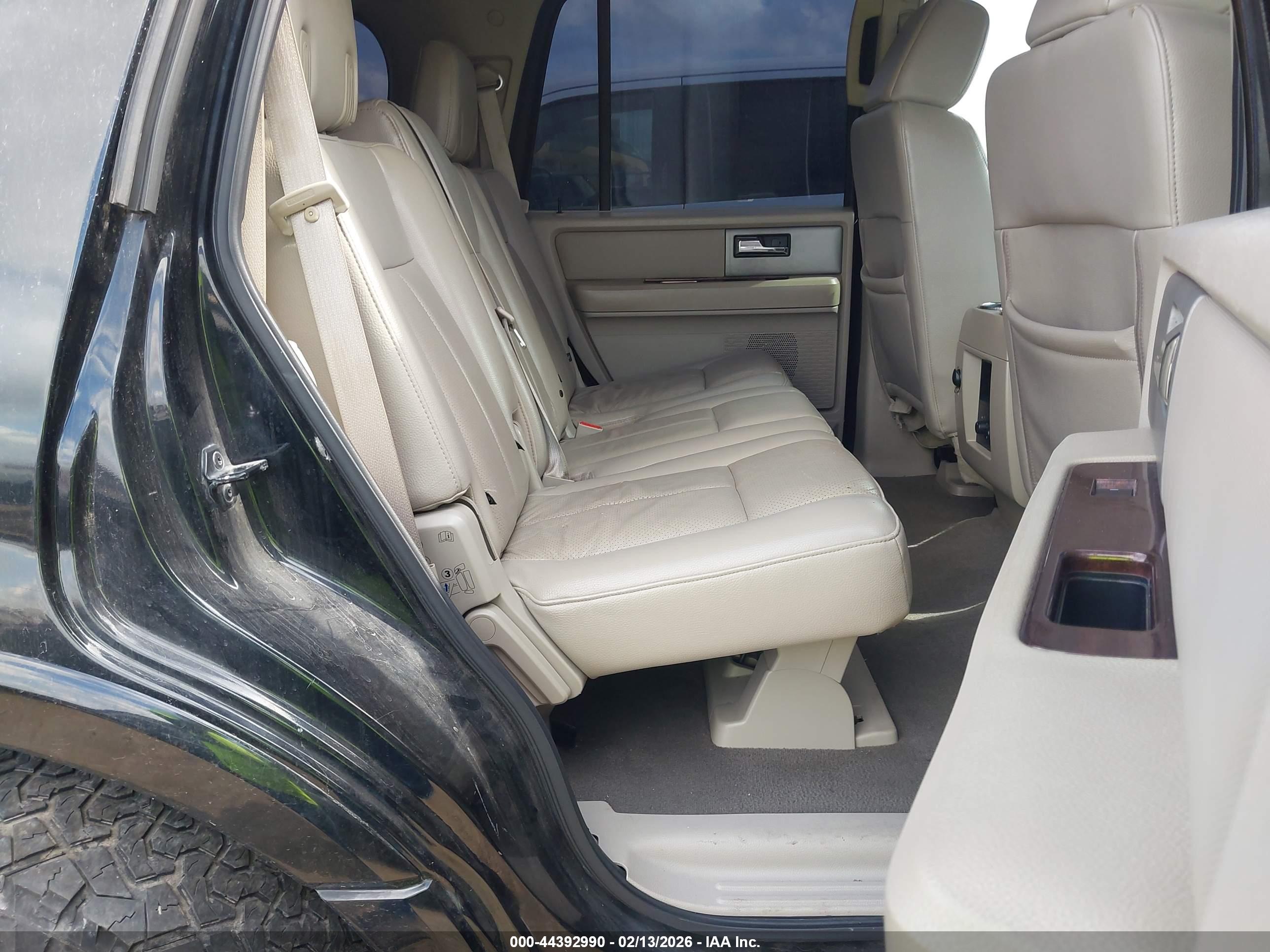 FORD EXPEDITION image 8