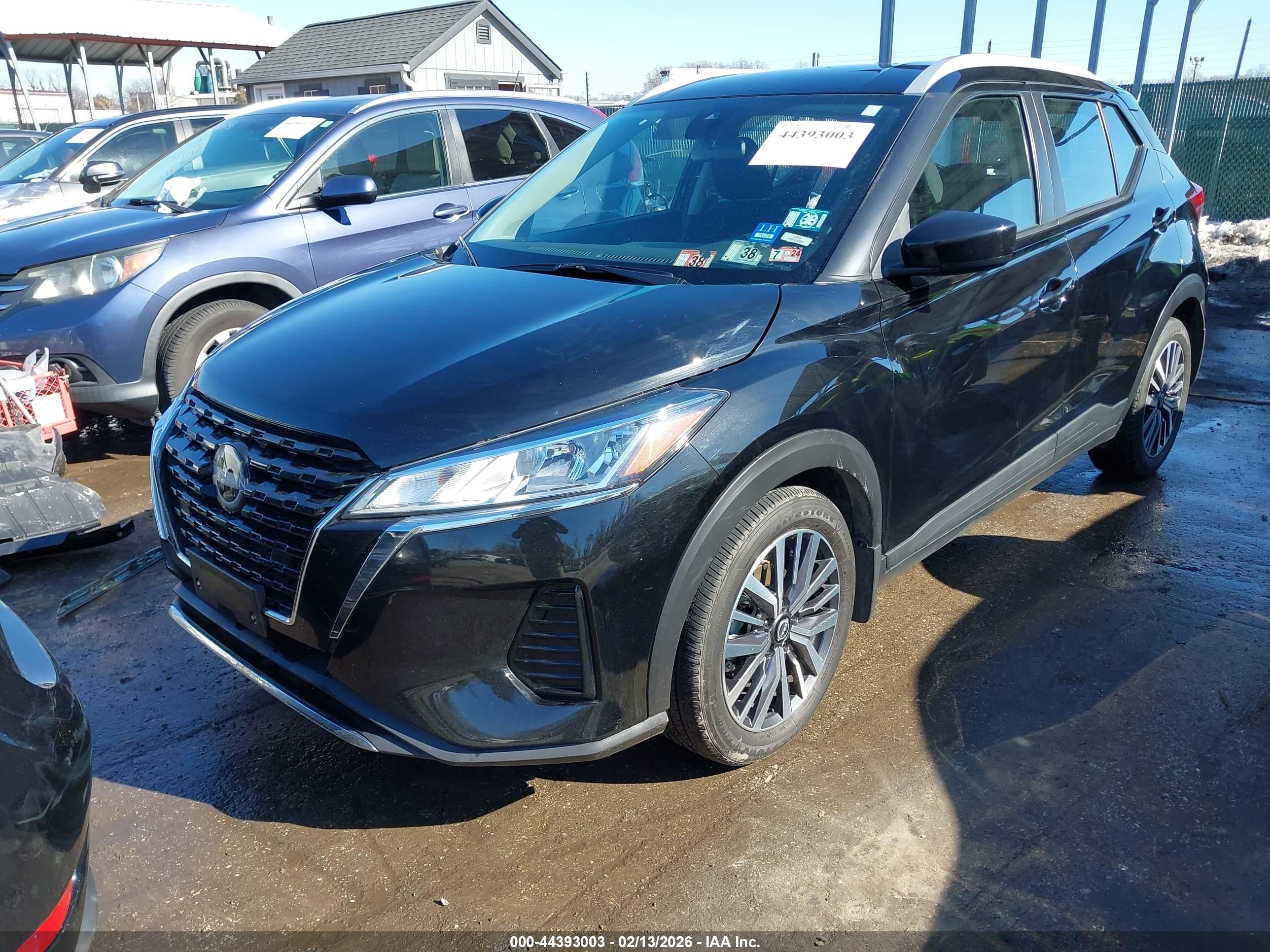 NISSAN KICKS image 2