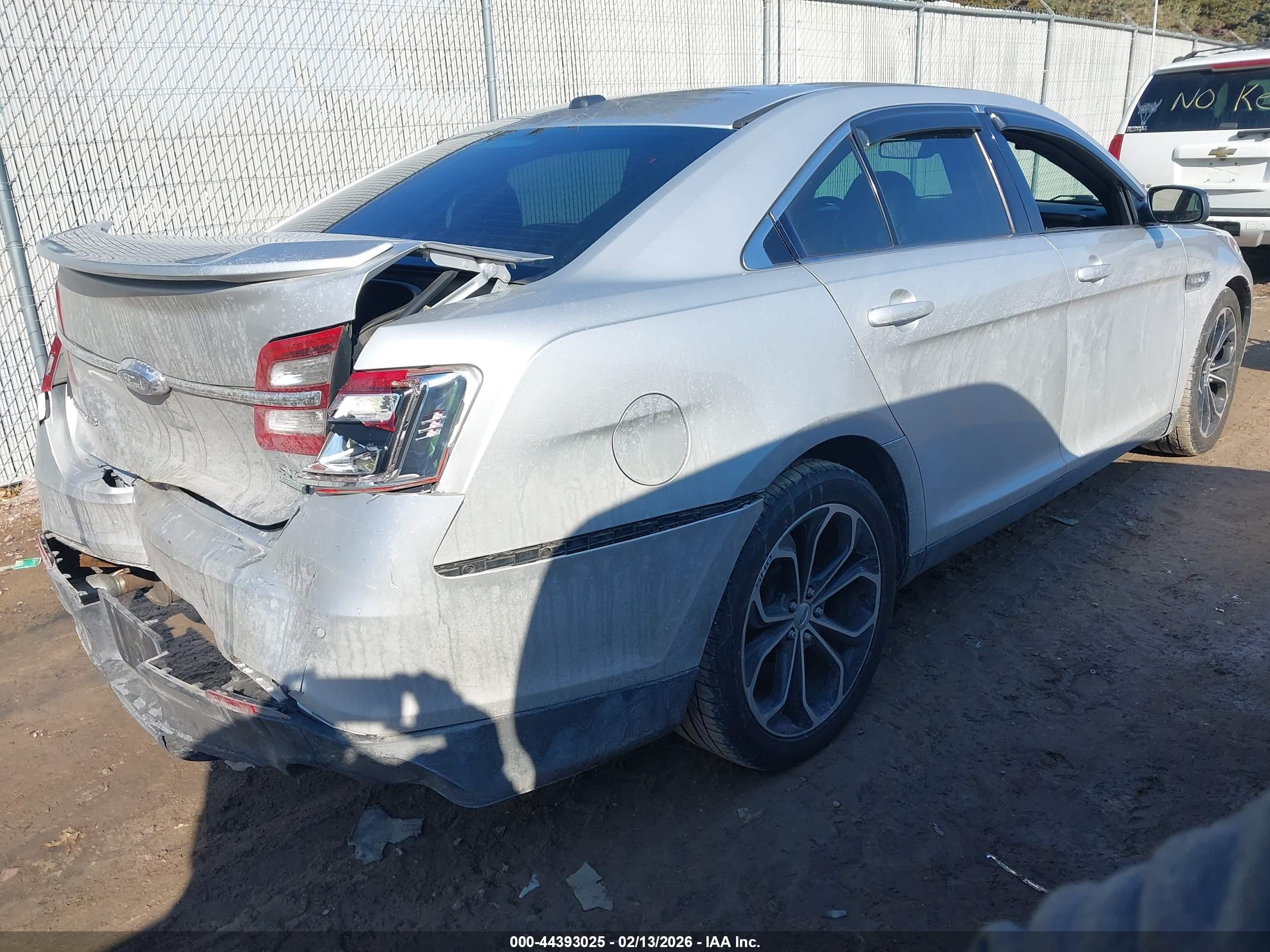 FORD TAURUS image 4