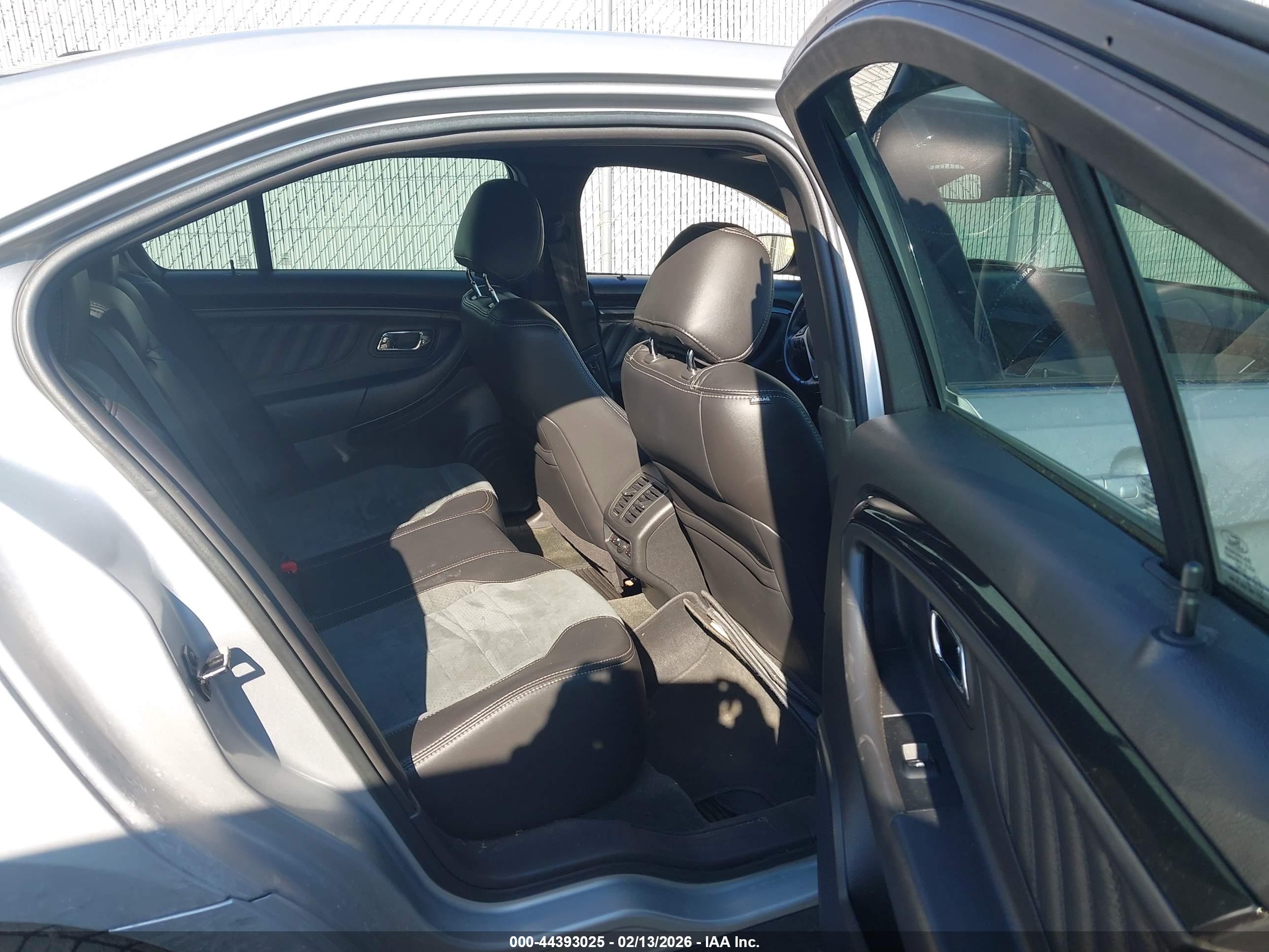 FORD TAURUS image 8