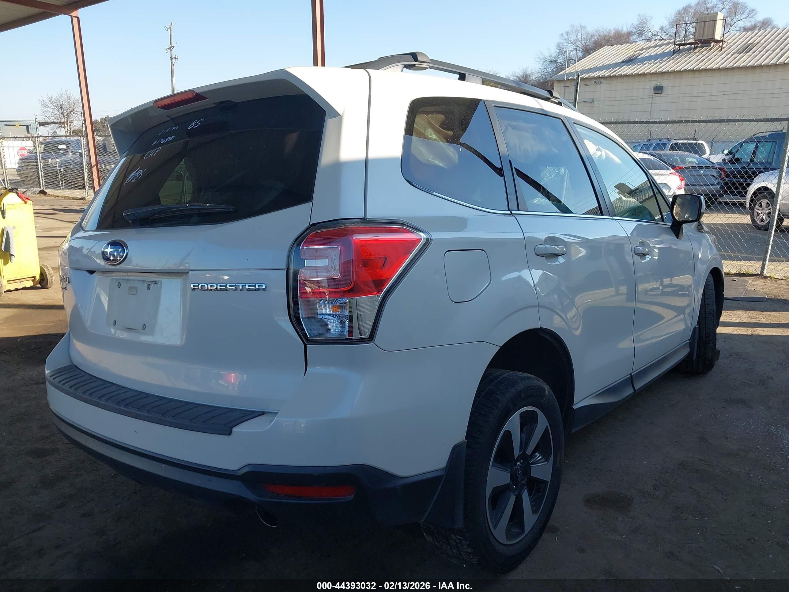 SUBARU FORESTER image 4