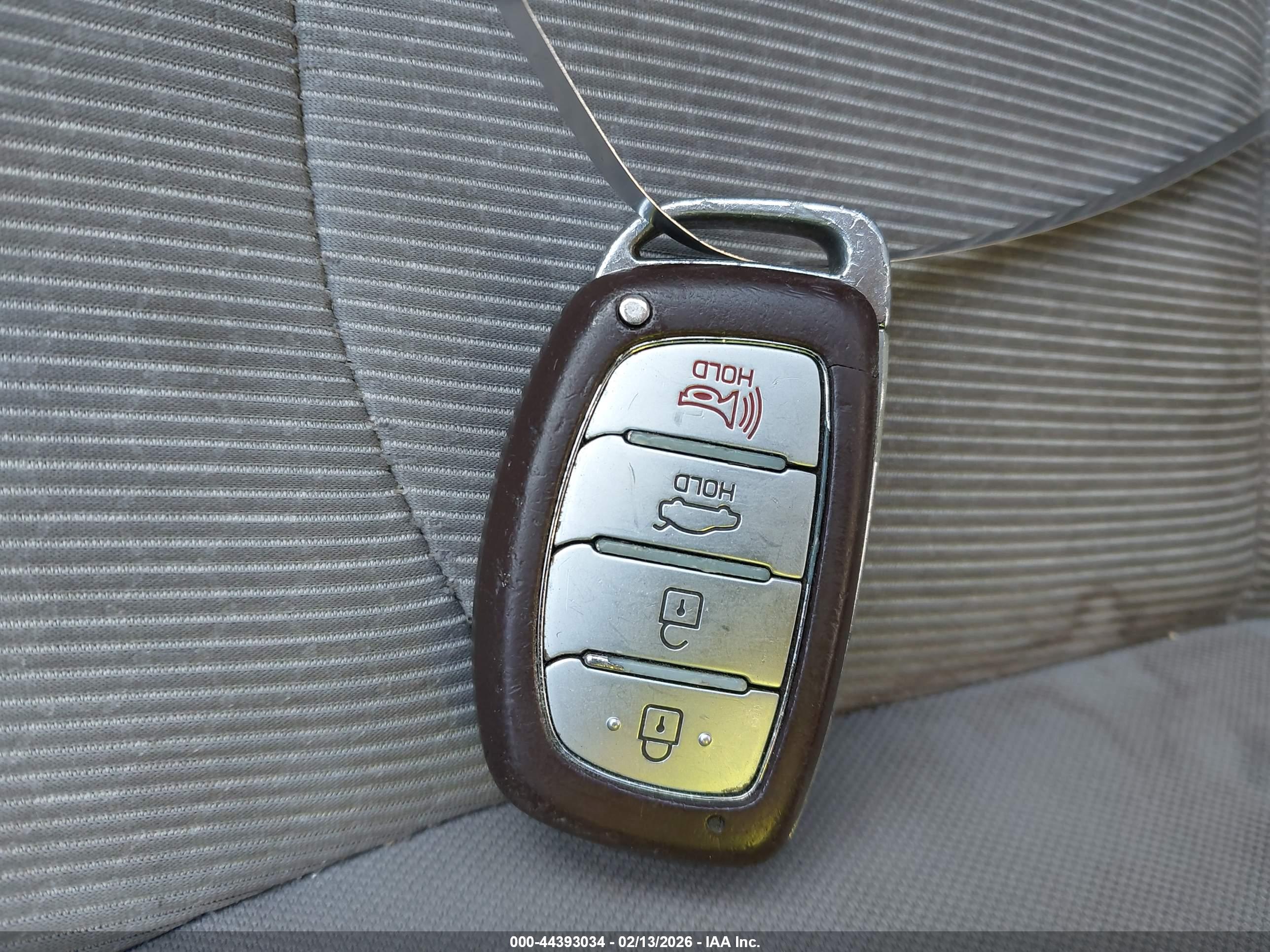 HYUNDAI ELANTRA image 11