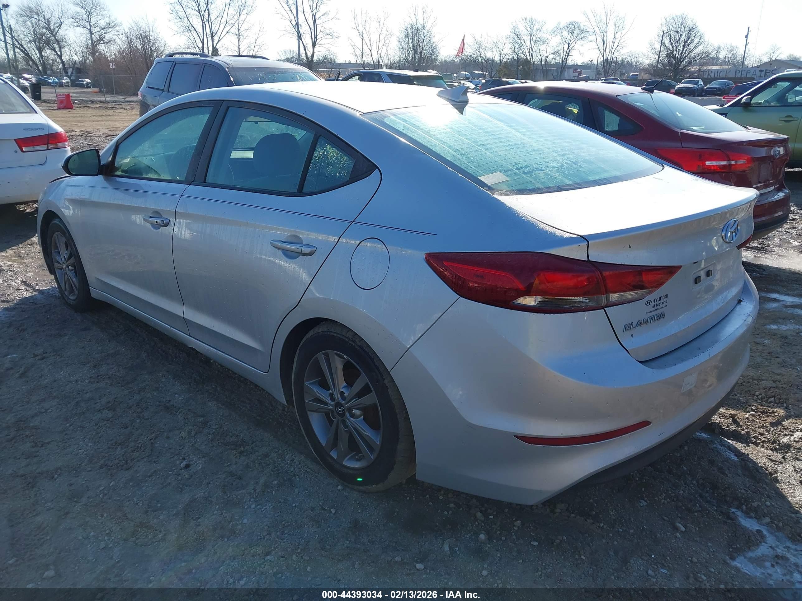HYUNDAI ELANTRA image 3