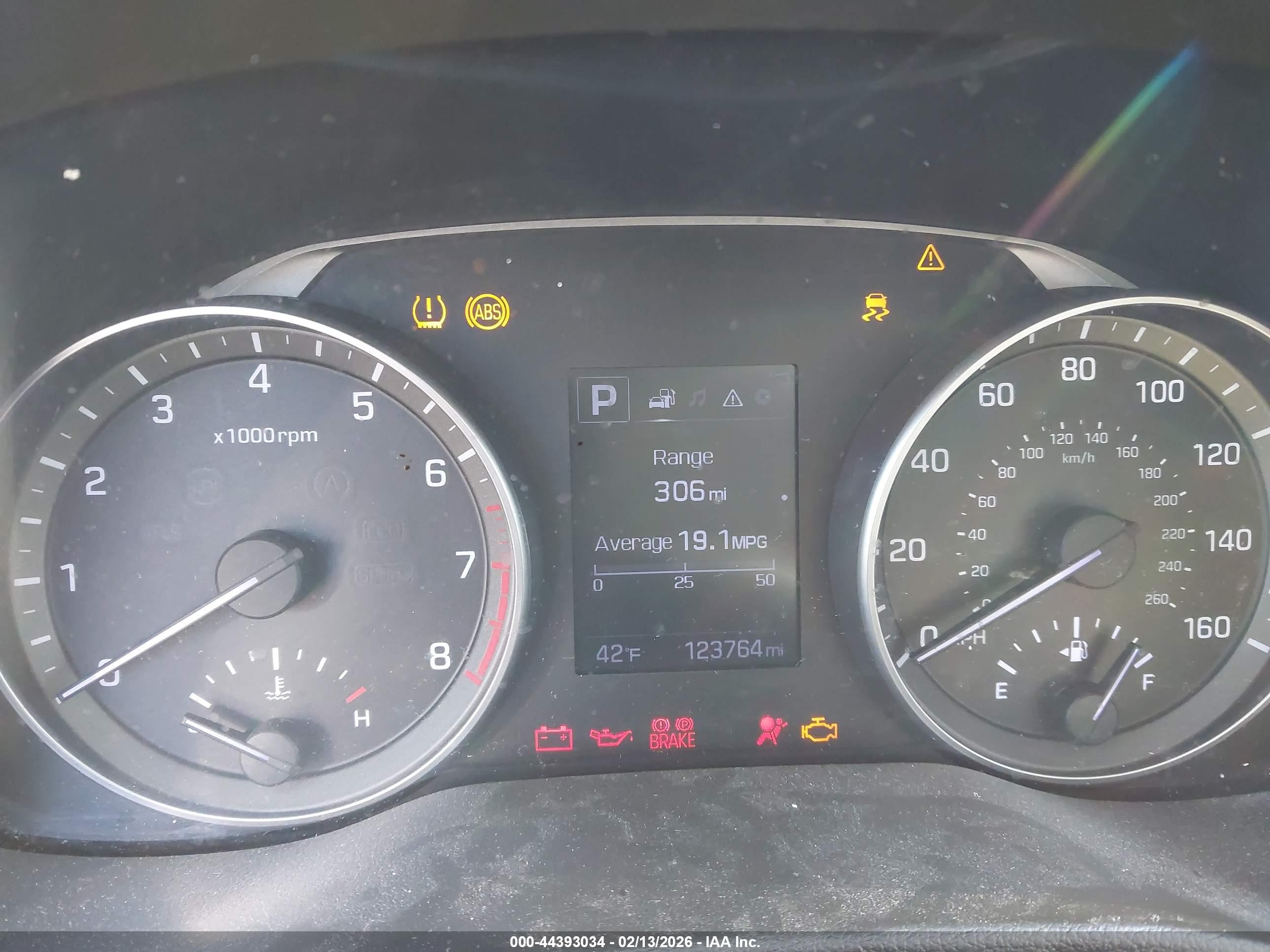HYUNDAI ELANTRA image 7