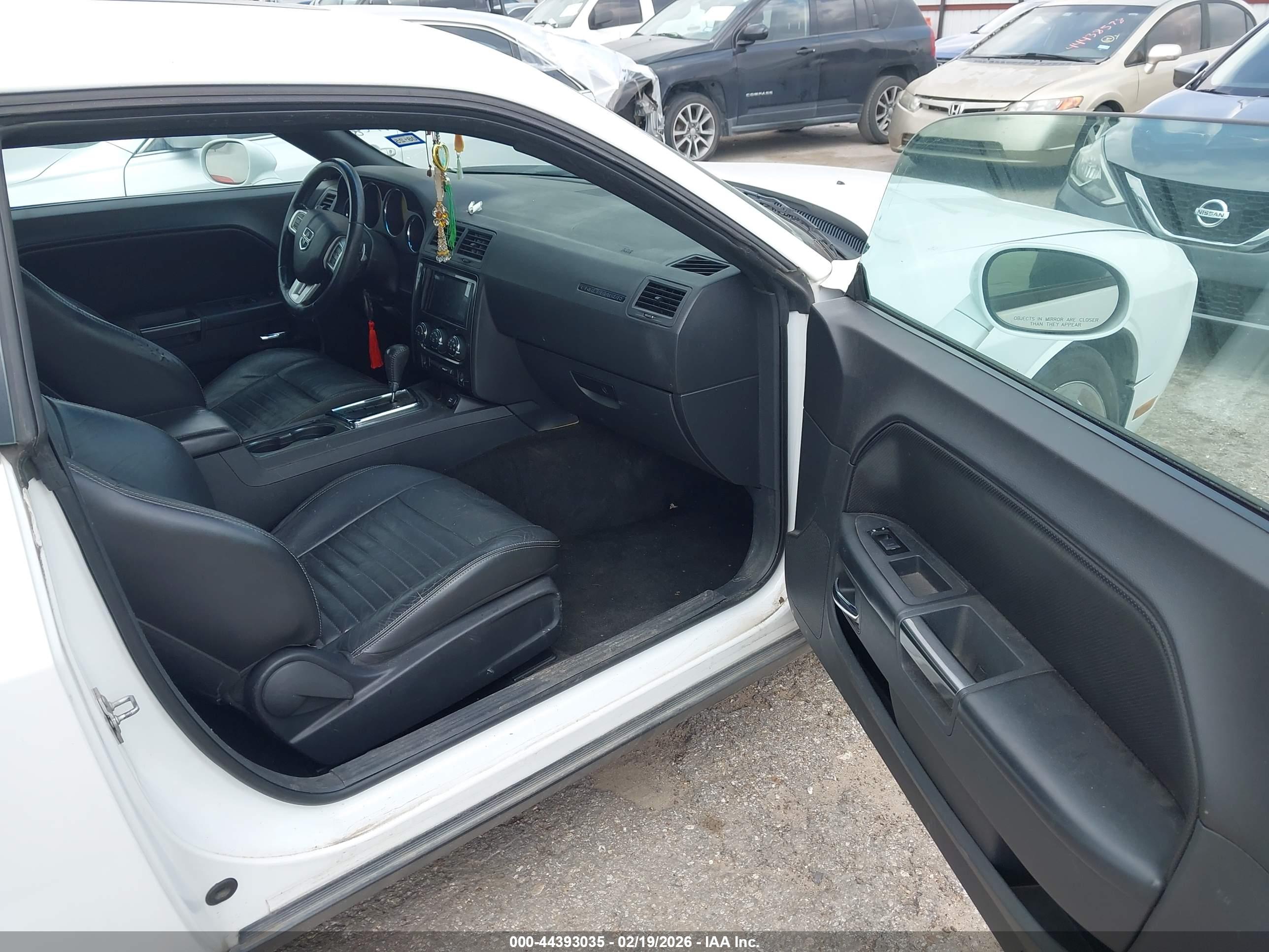 DODGE CHALLENGER image 5