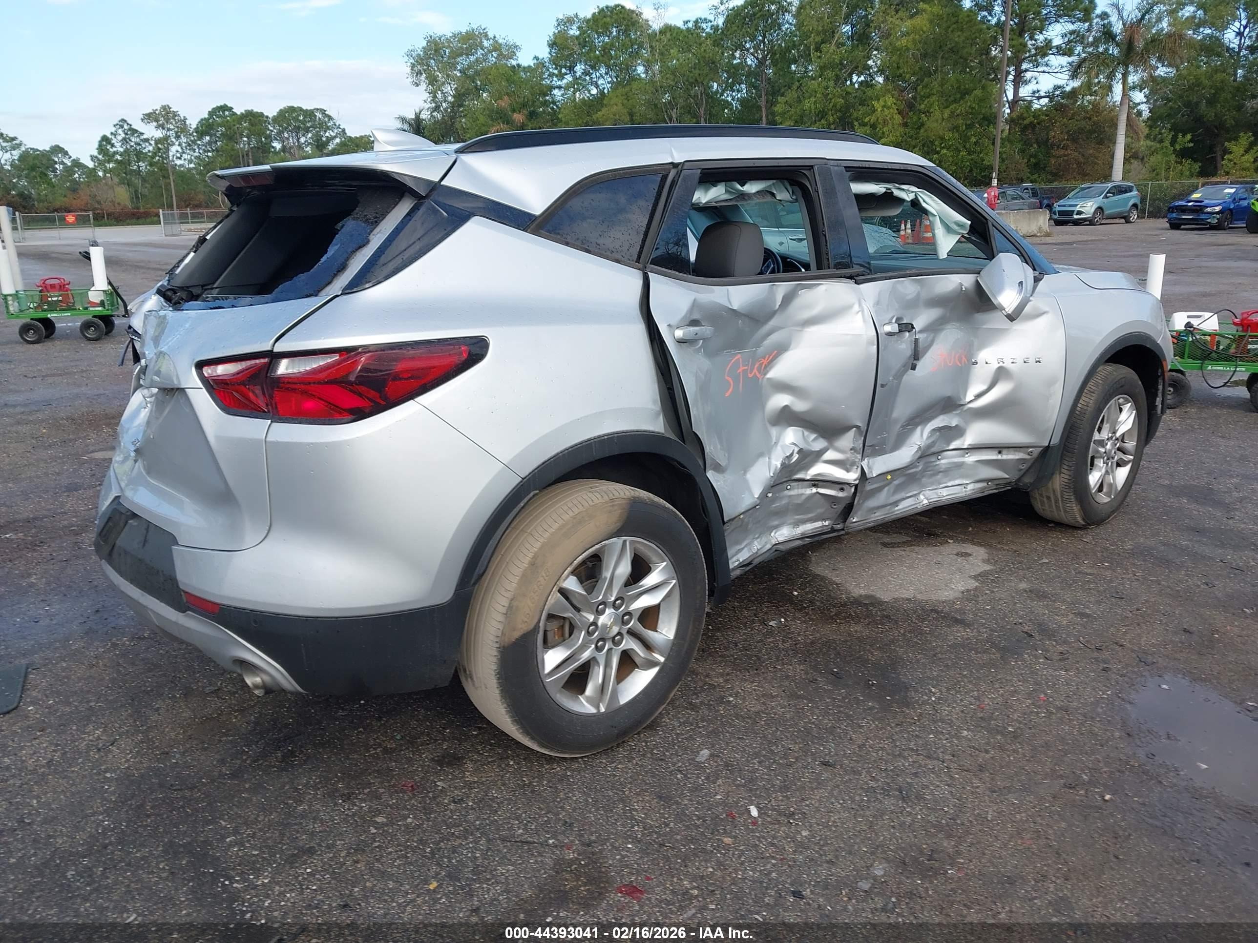 CHEVROLET BLAZER image 4