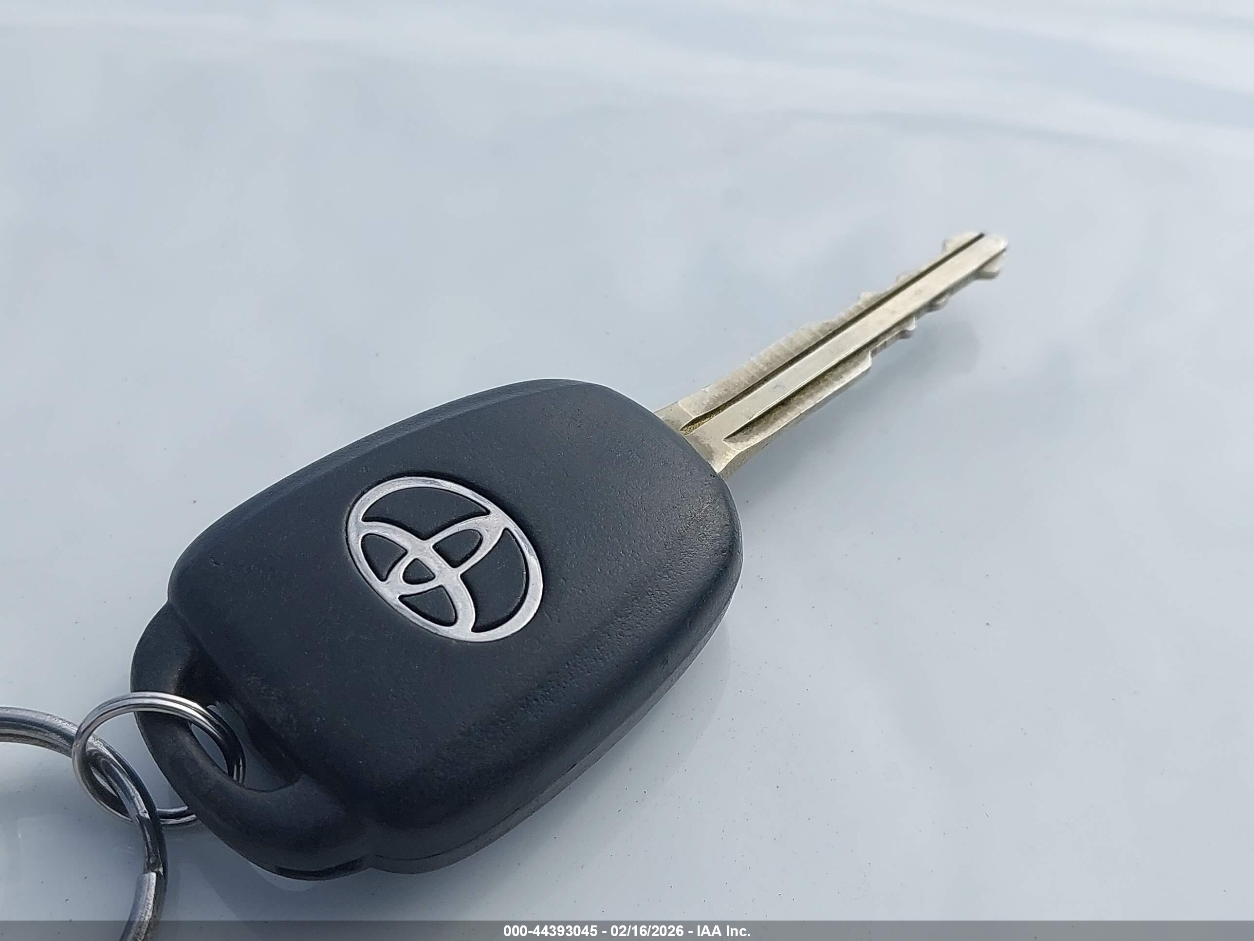 TOYOTA COROLLA image 11