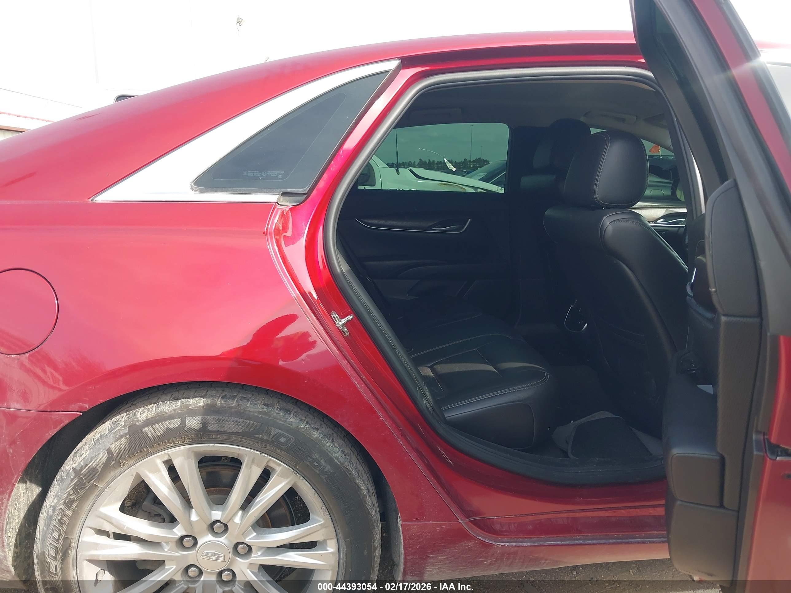 CADILLAC XTS image 8