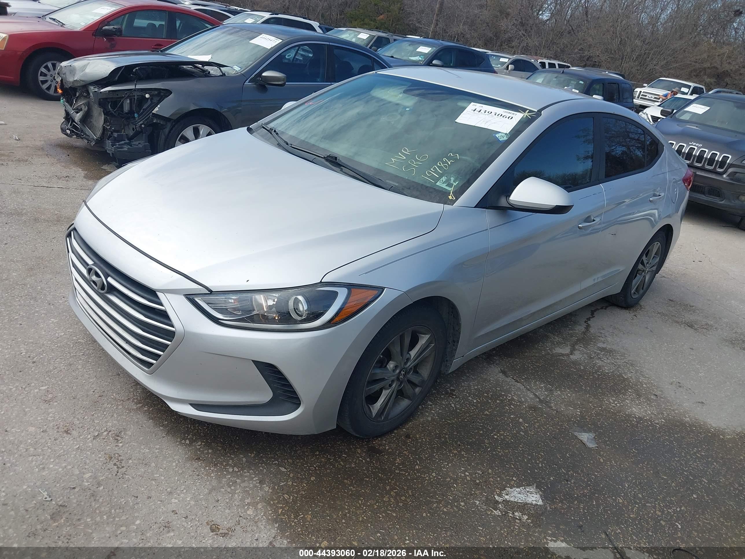 HYUNDAI ELANTRA image 2