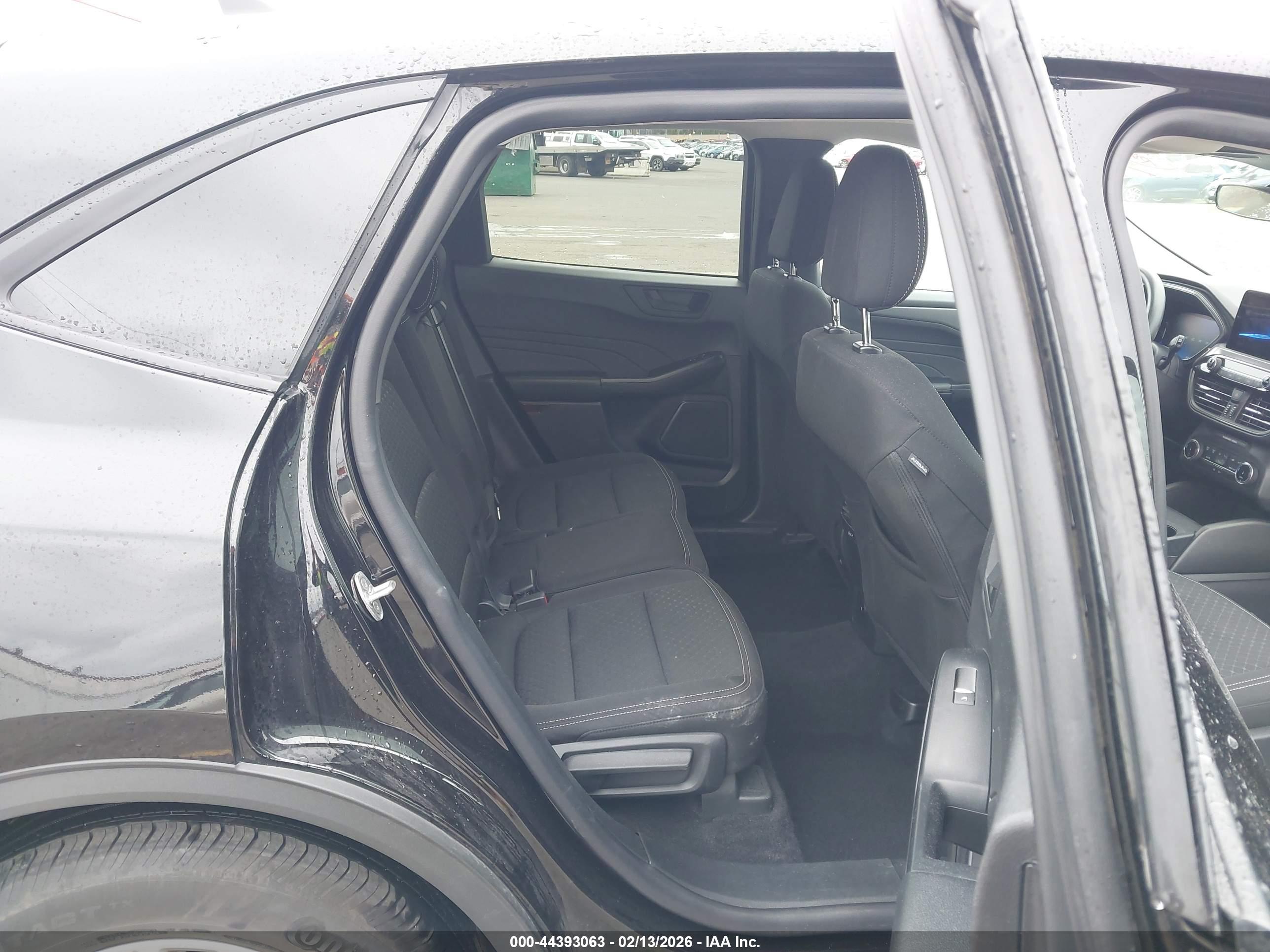 FORD ESCAPE image 8