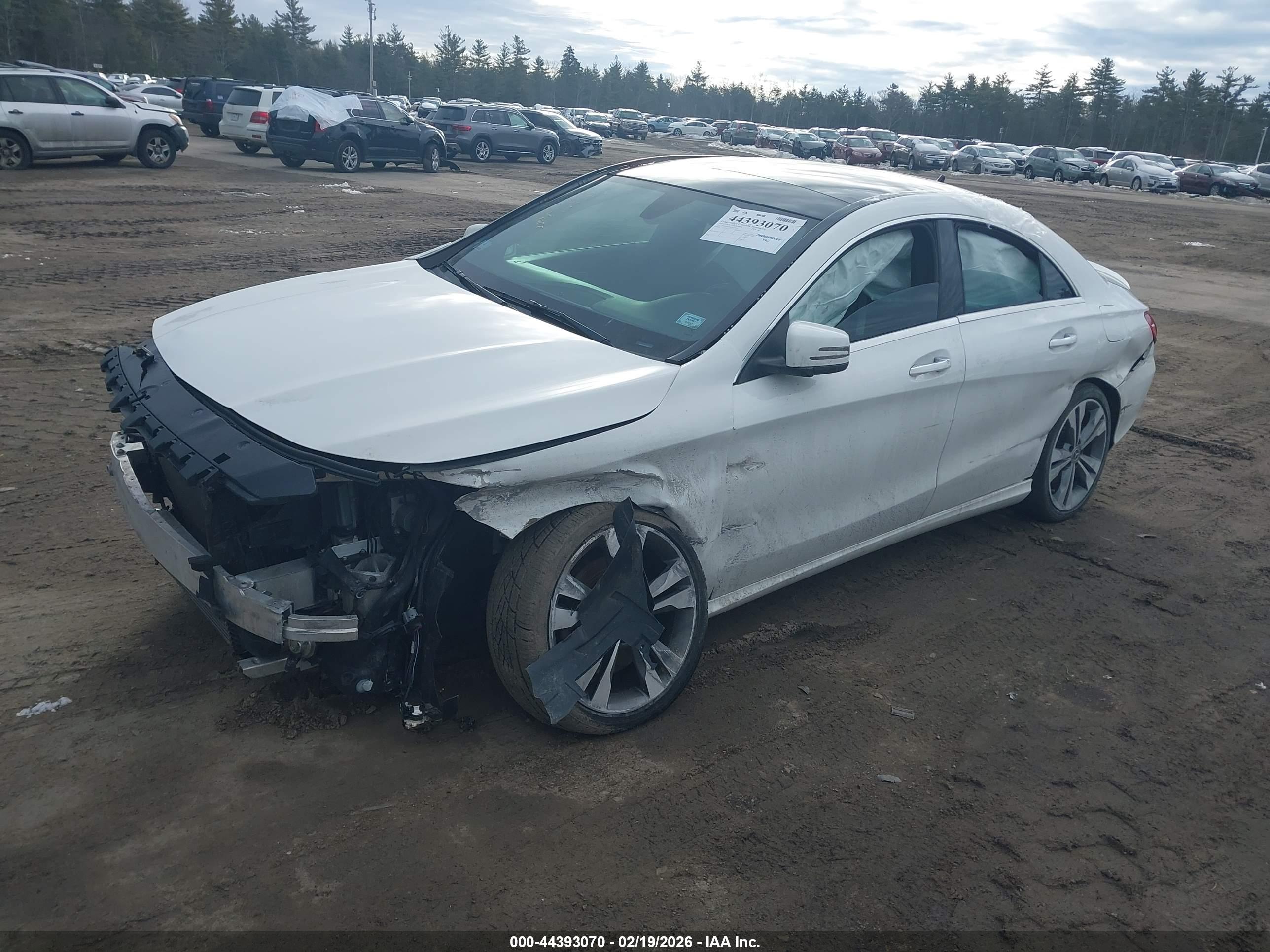 MERCEDES-BENZ CLA image 2