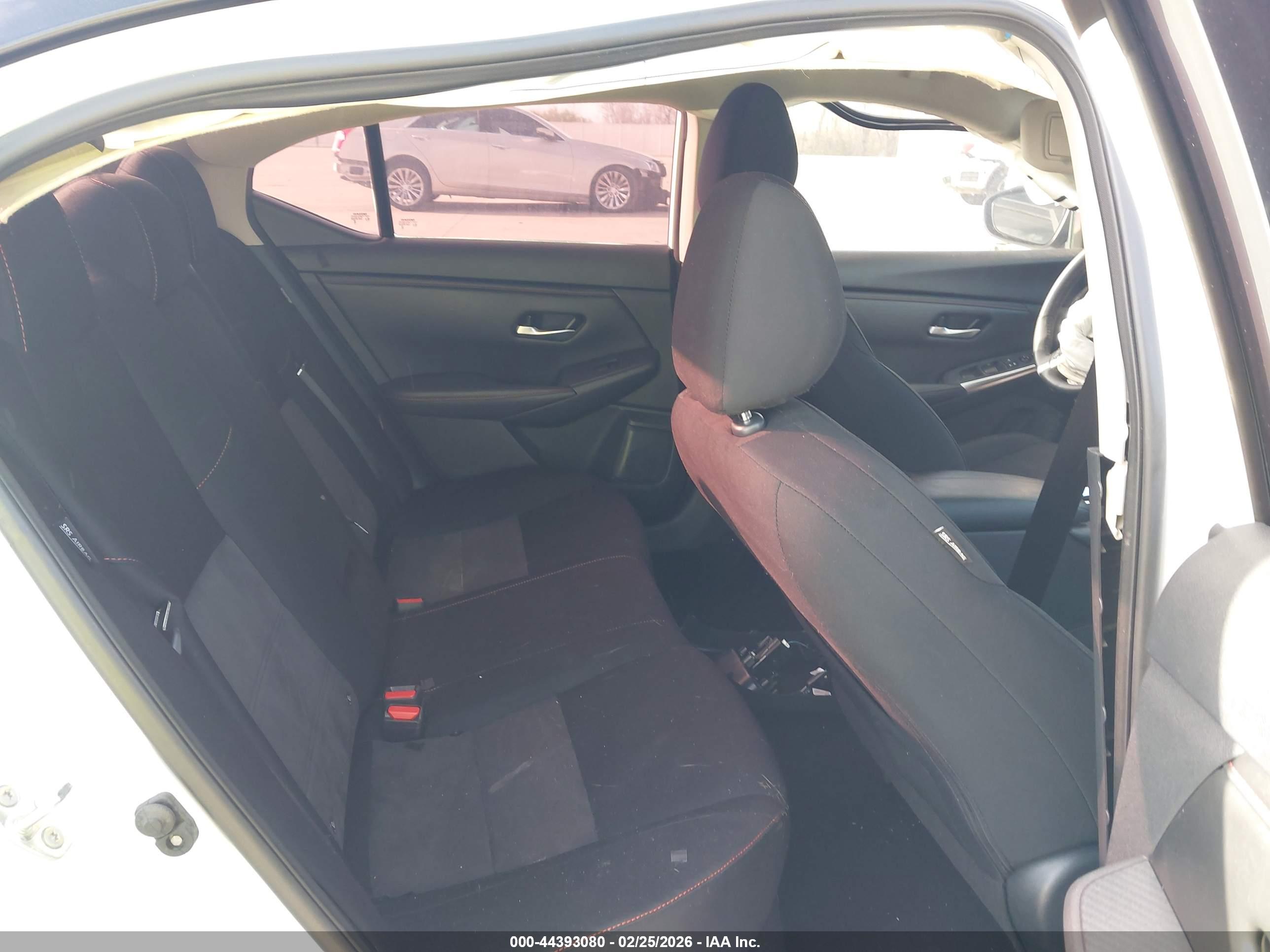NISSAN SENTRA image 8