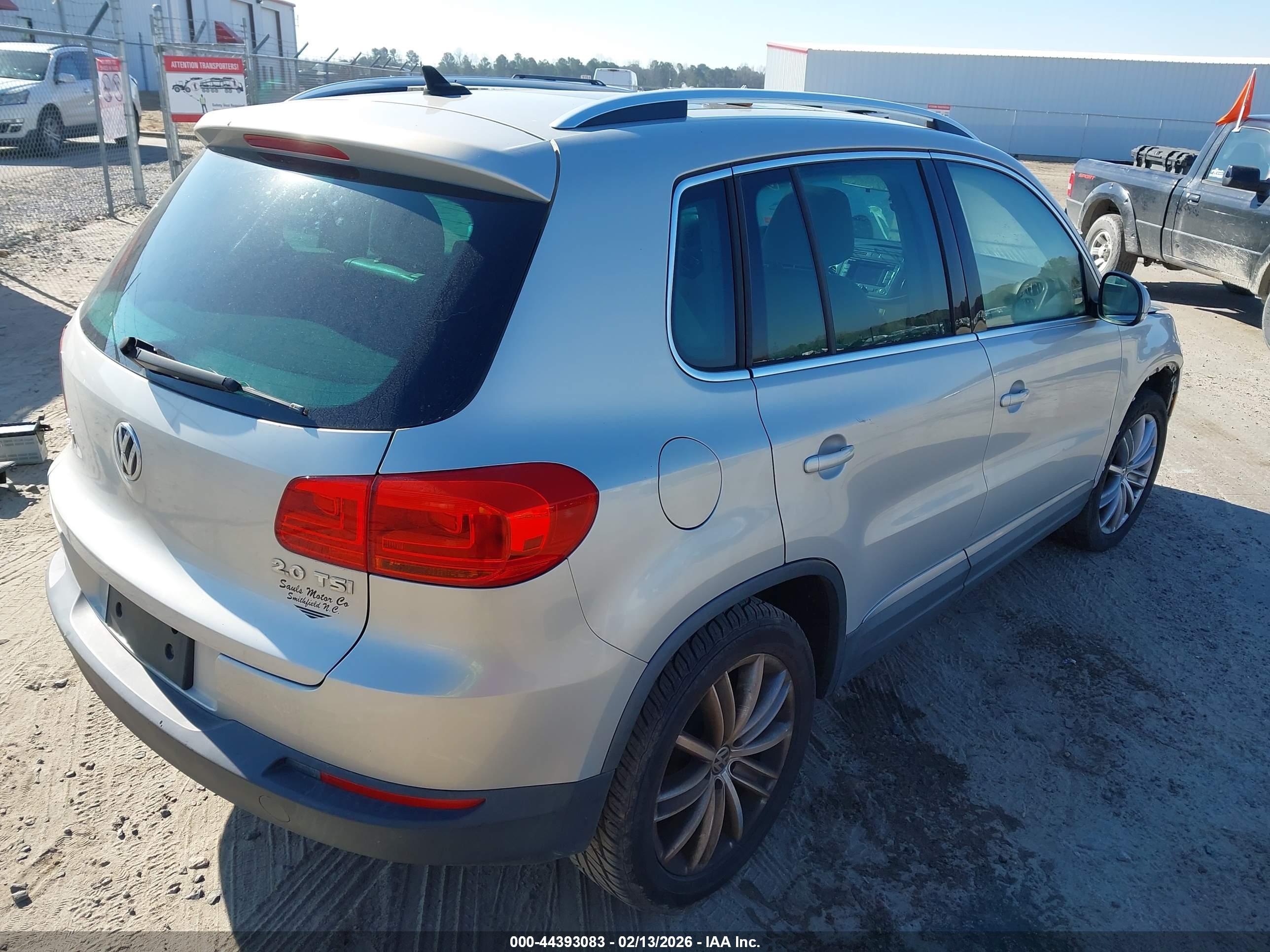 VOLKSWAGEN TIGUAN image 4