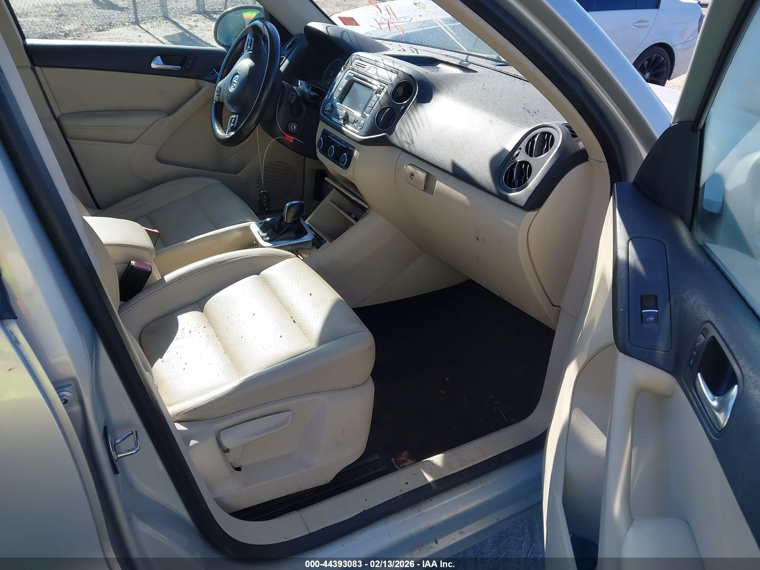 VOLKSWAGEN TIGUAN image 5