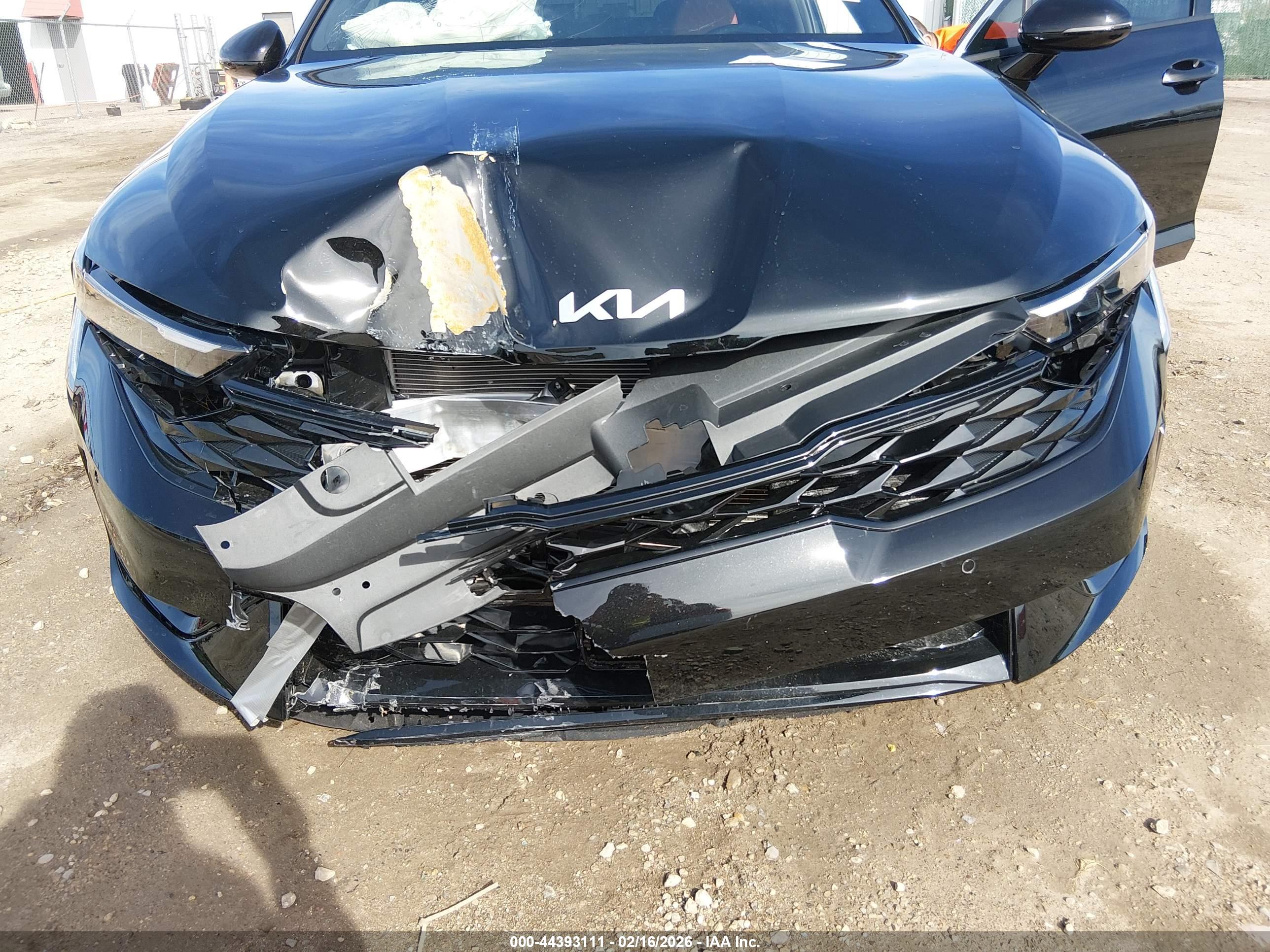 KIA K5 image 6
