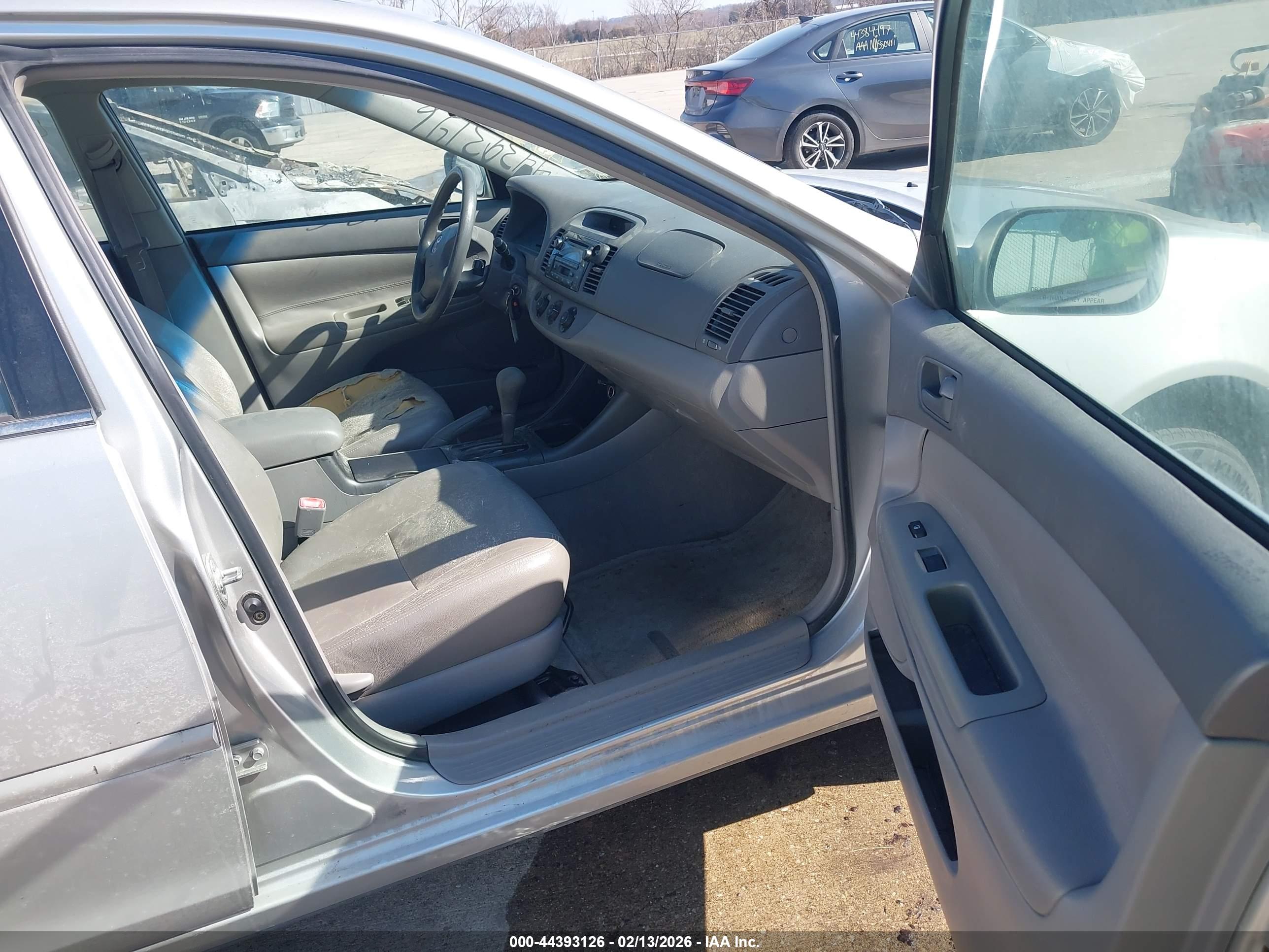 TOYOTA CAMRY image 5
