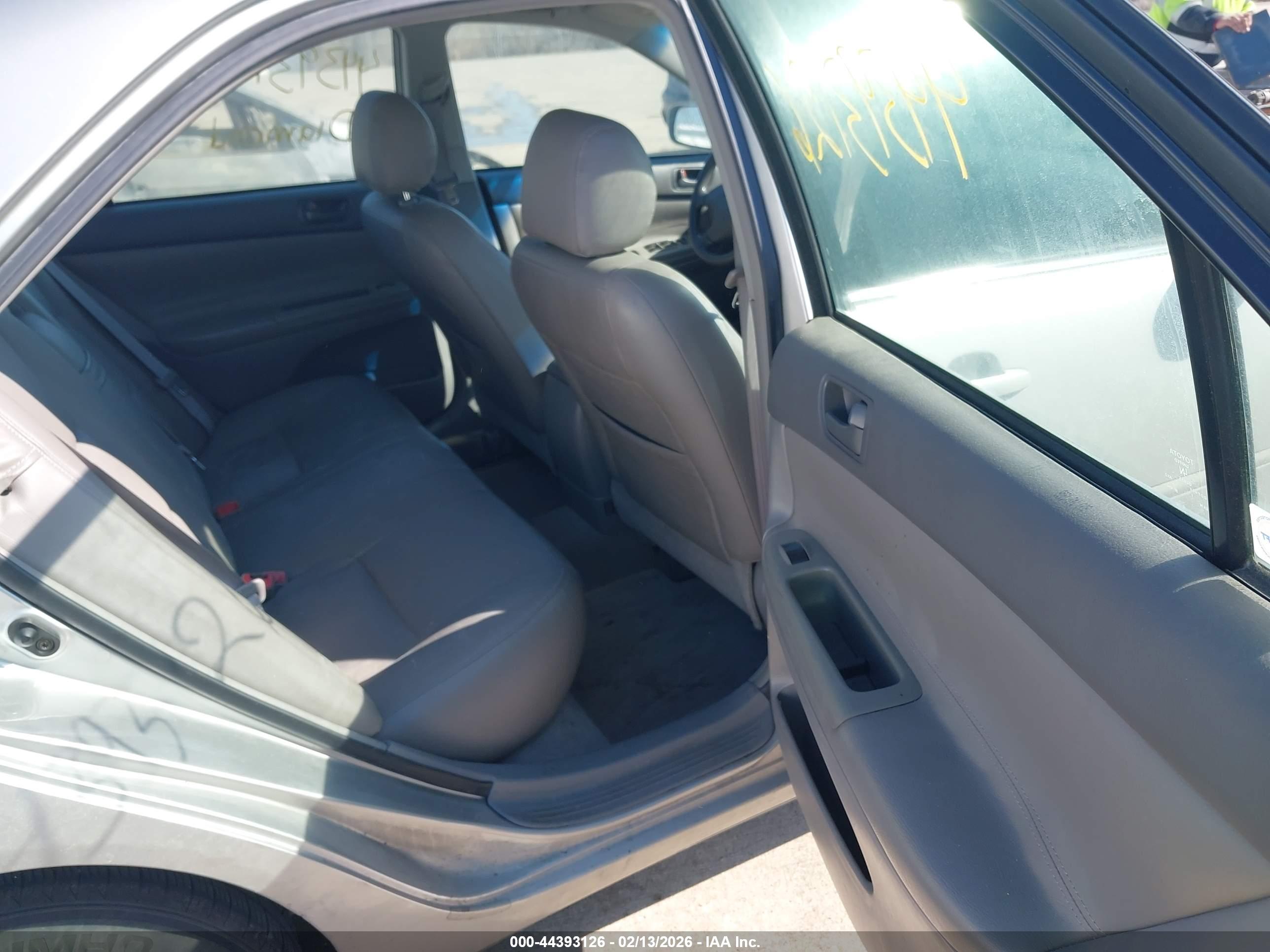 TOYOTA CAMRY image 8