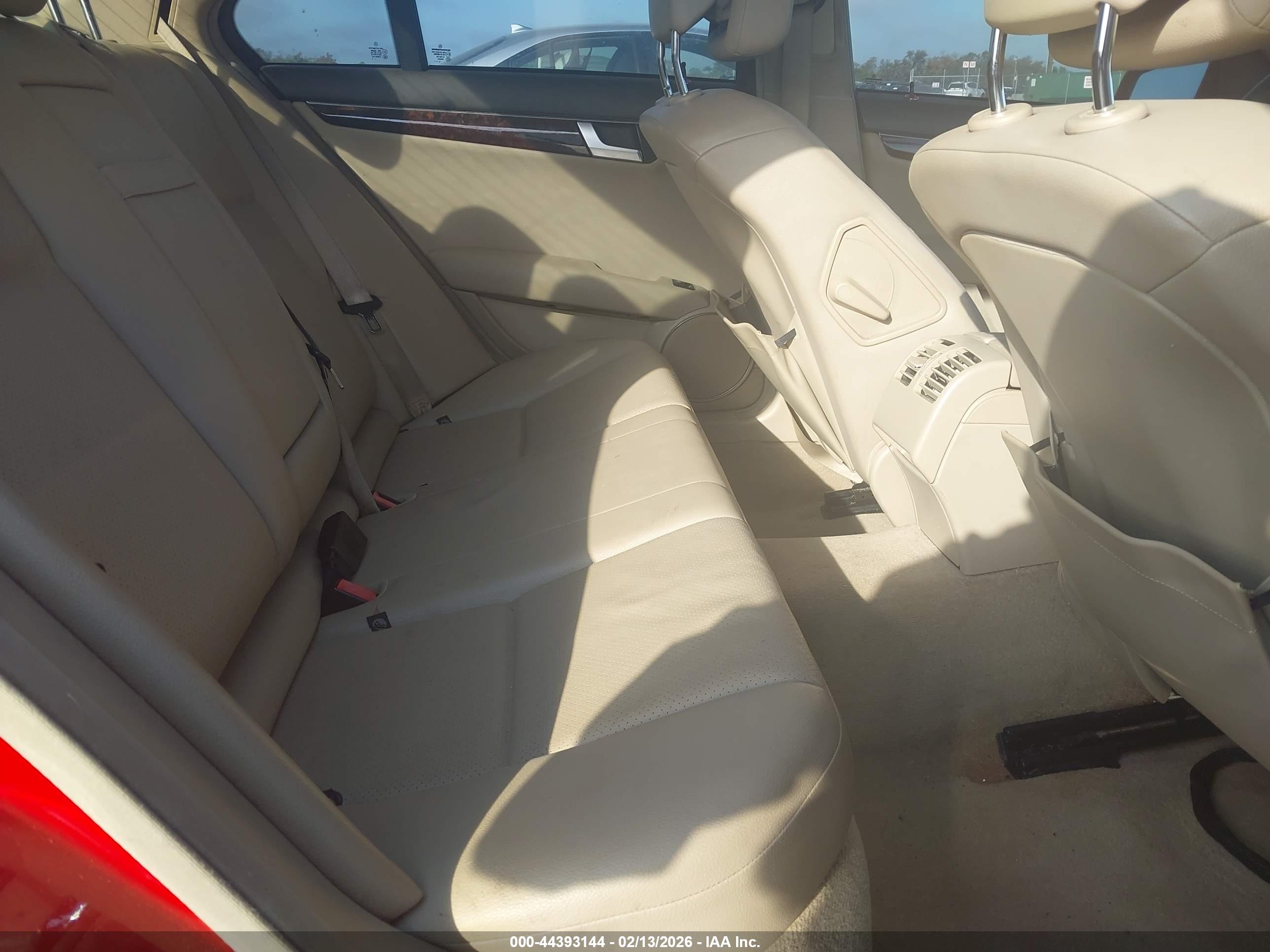 MERCEDES-BENZ C image 8