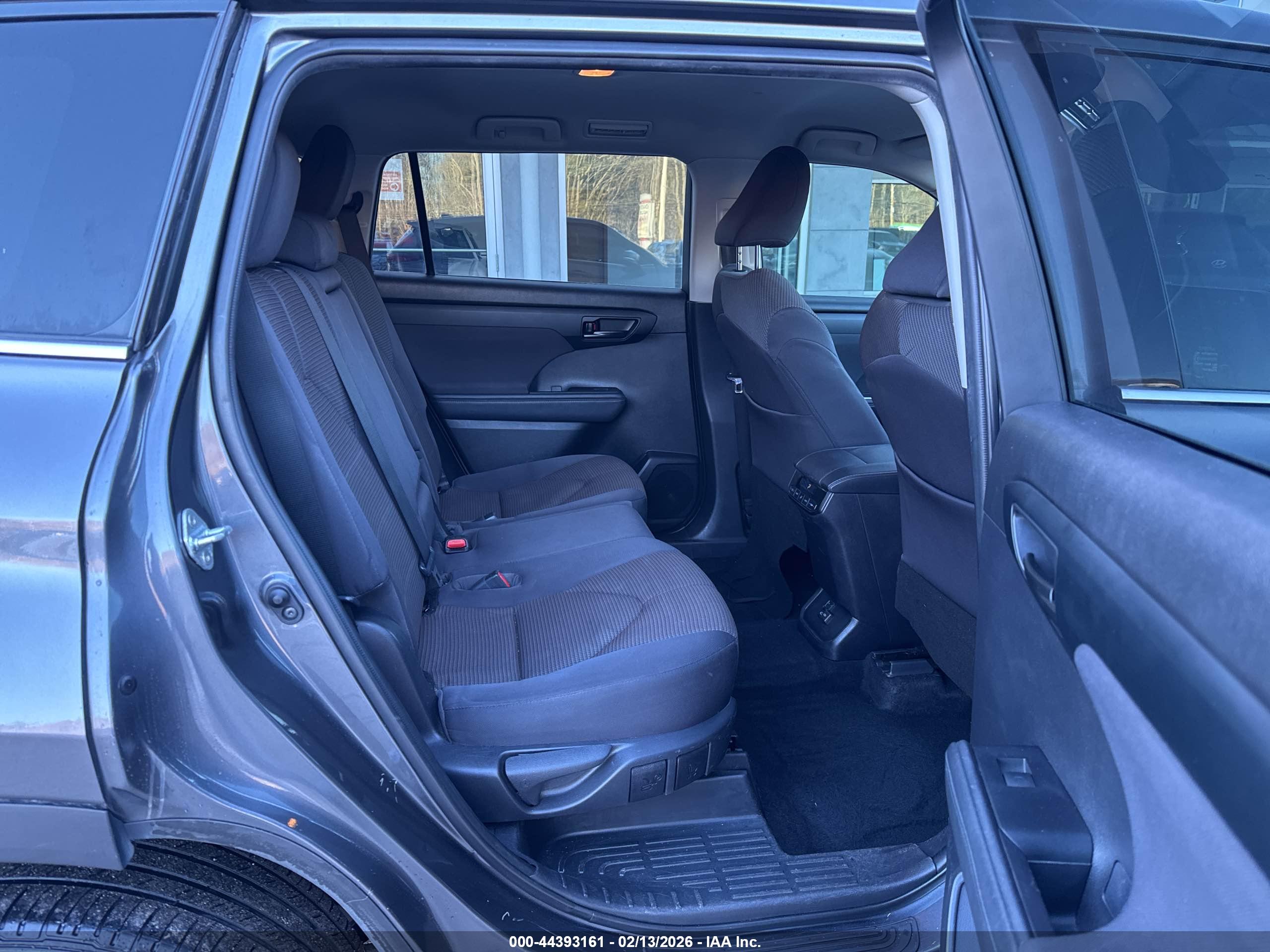 TOYOTA HIGHLANDER image 8