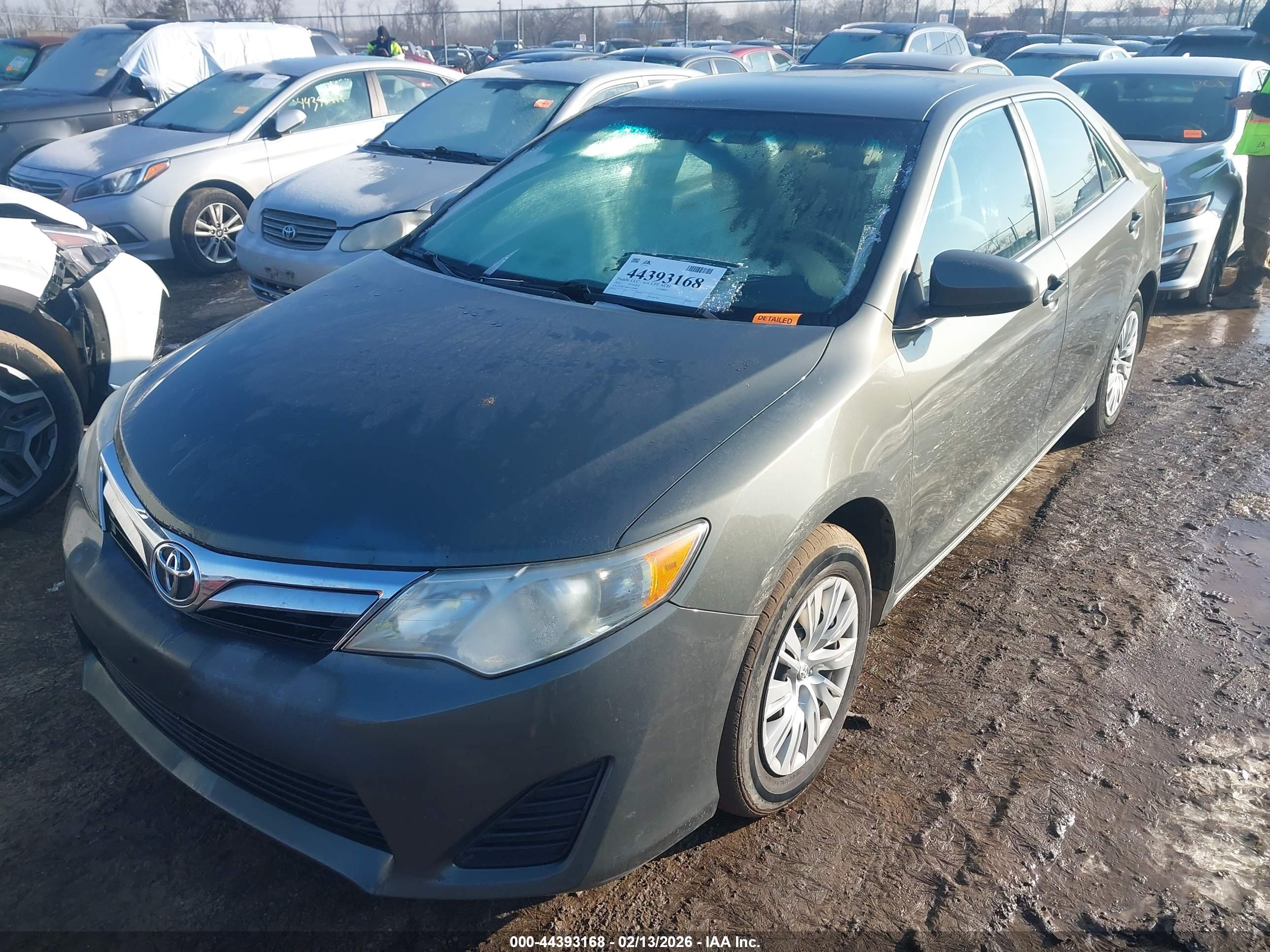 TOYOTA CAMRY image 2