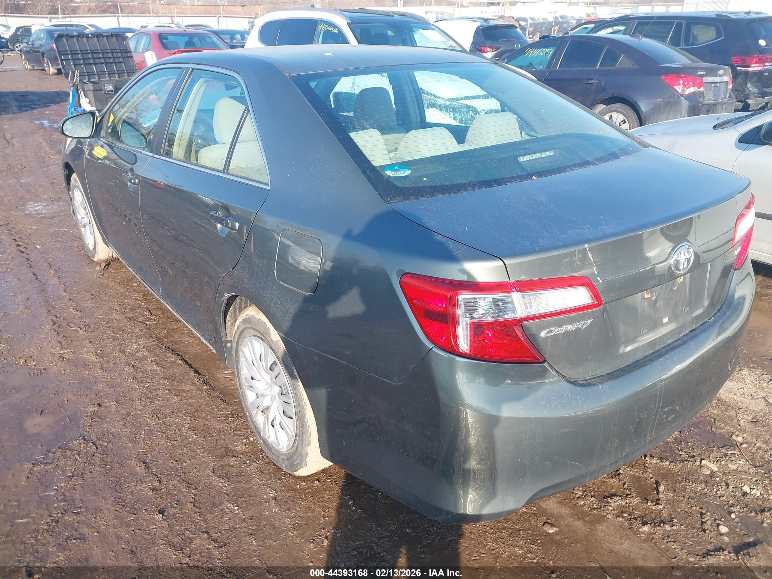 TOYOTA CAMRY image 3