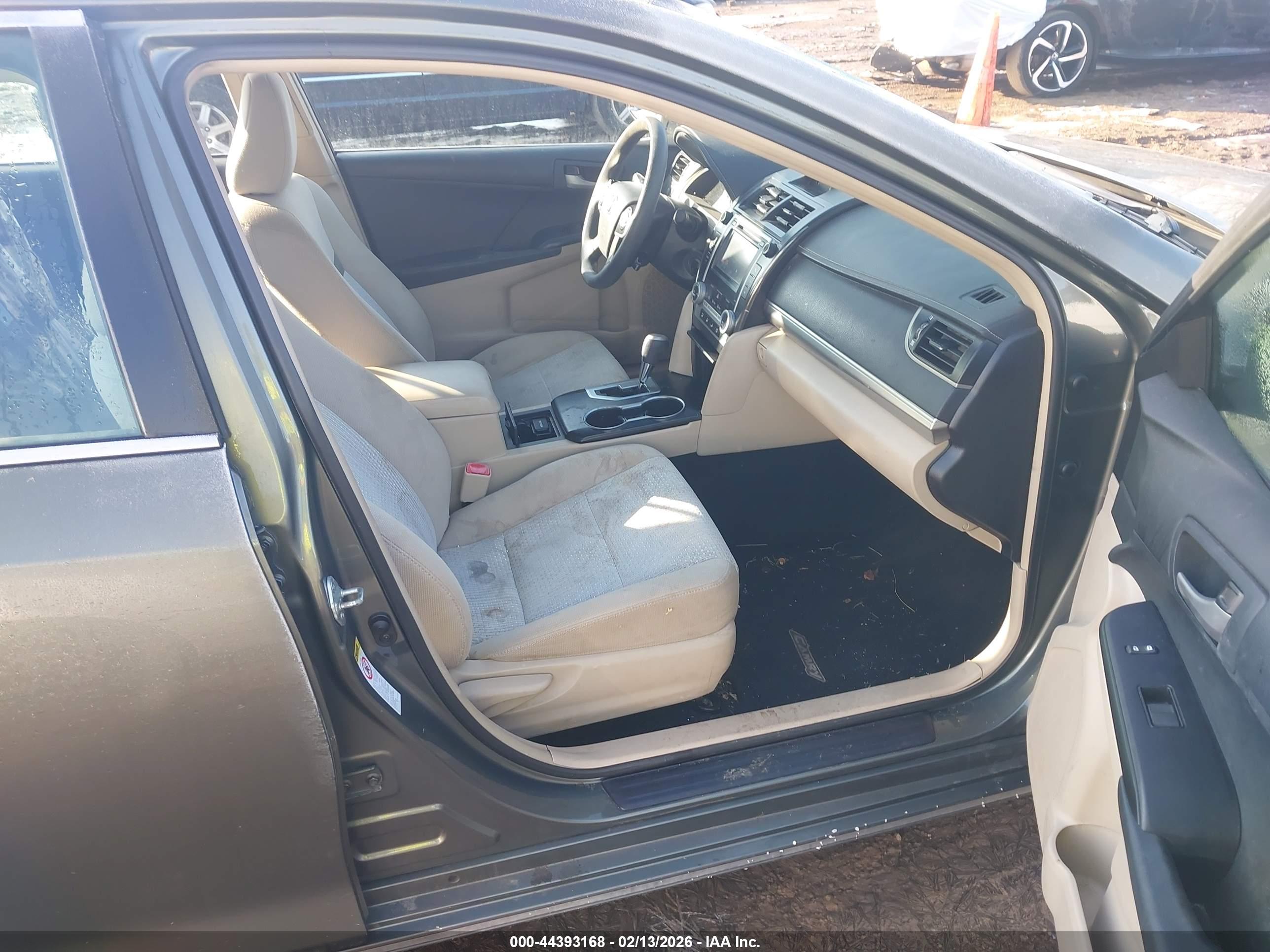 TOYOTA CAMRY image 5