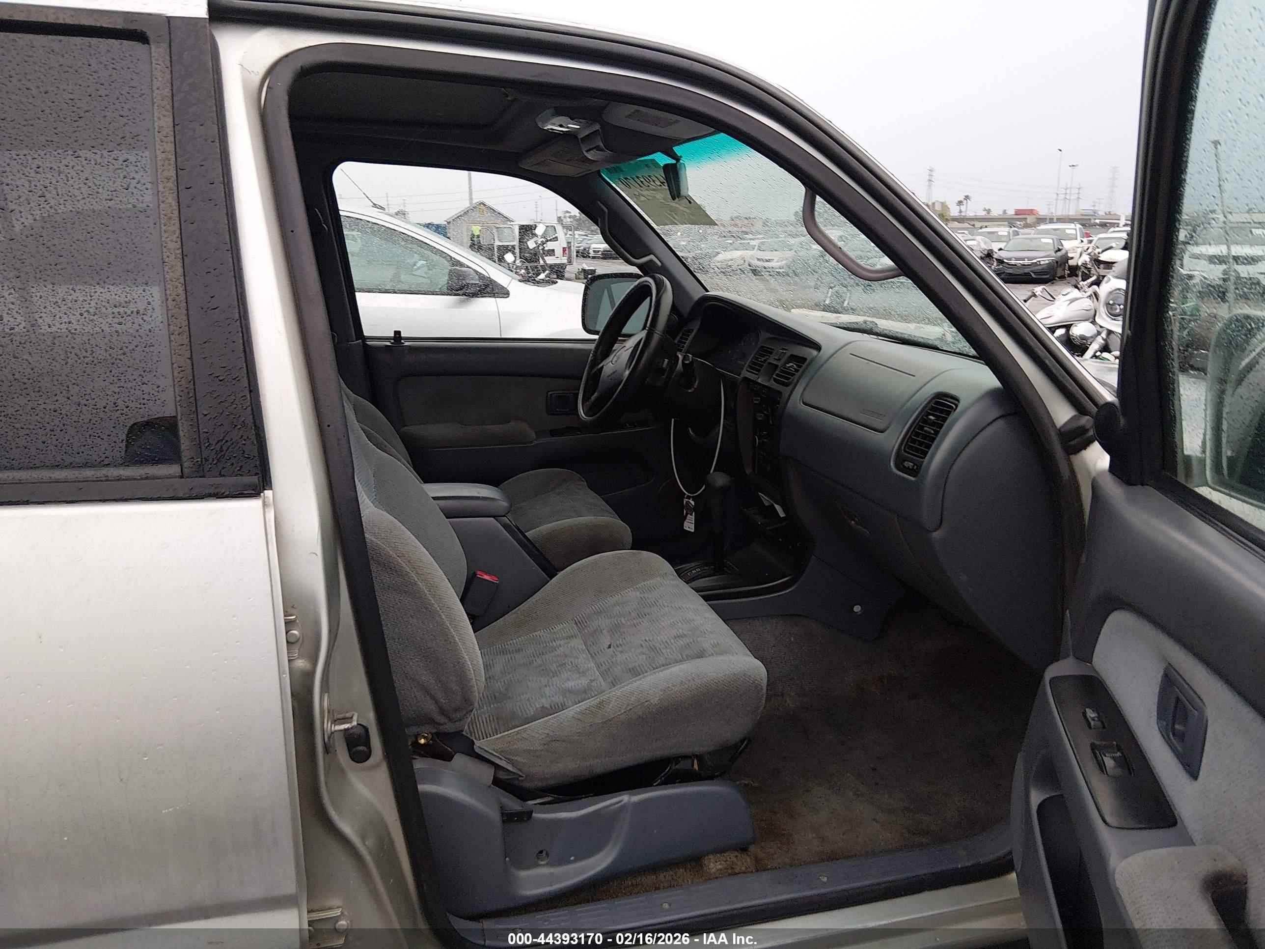 TOYOTA 4RUNNER image 5