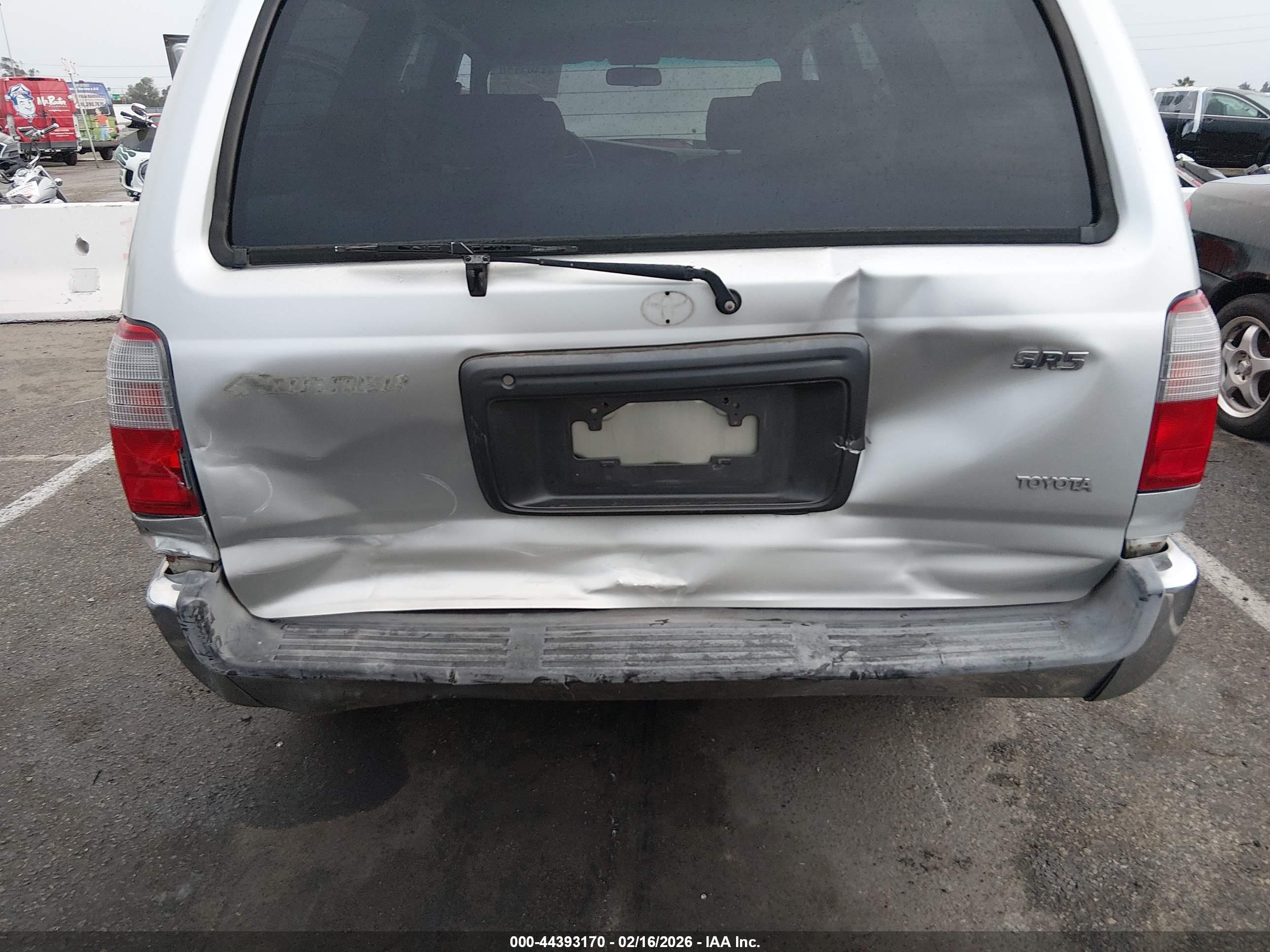TOYOTA 4RUNNER image 6