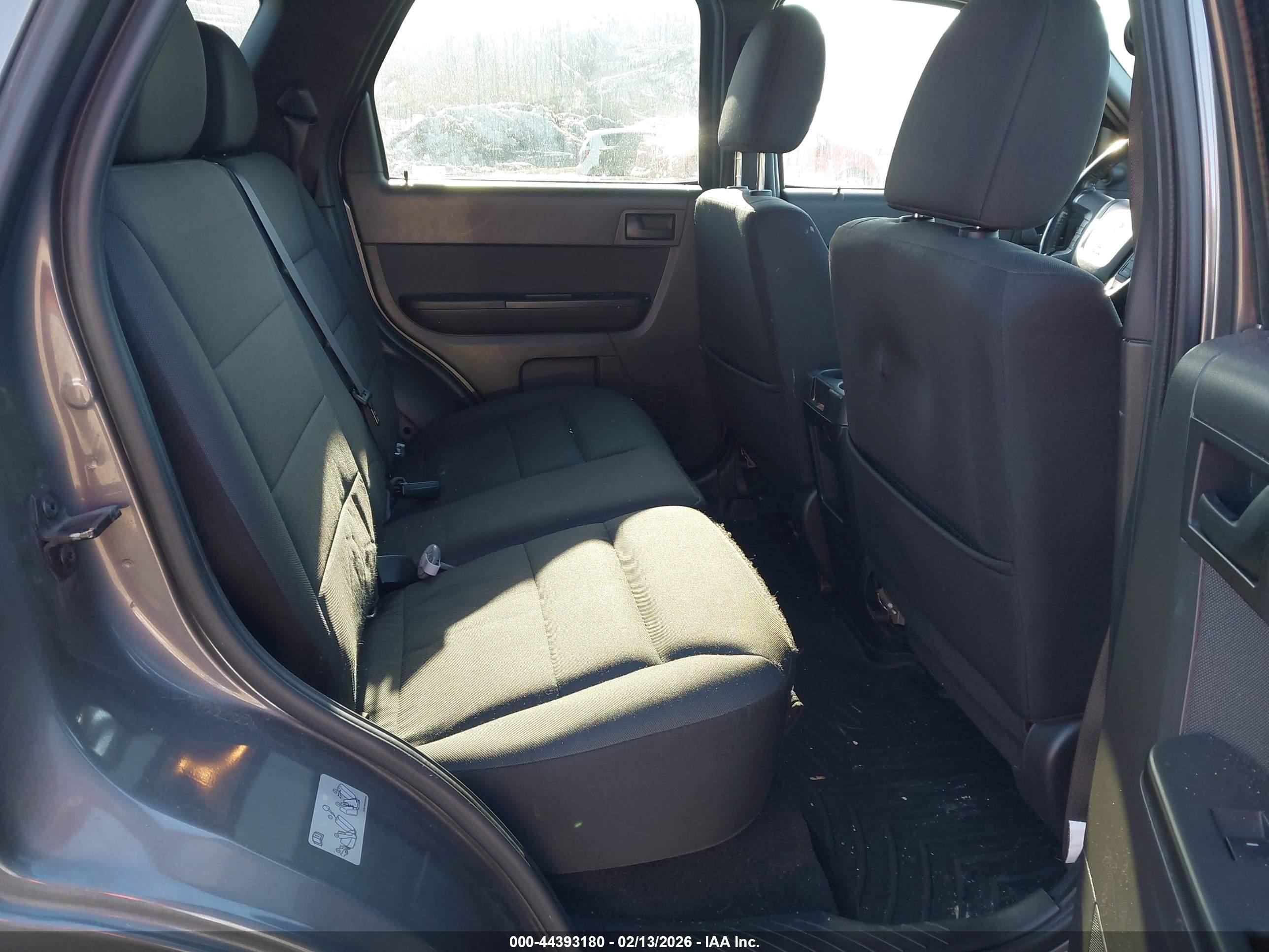 FORD ESCAPE image 8