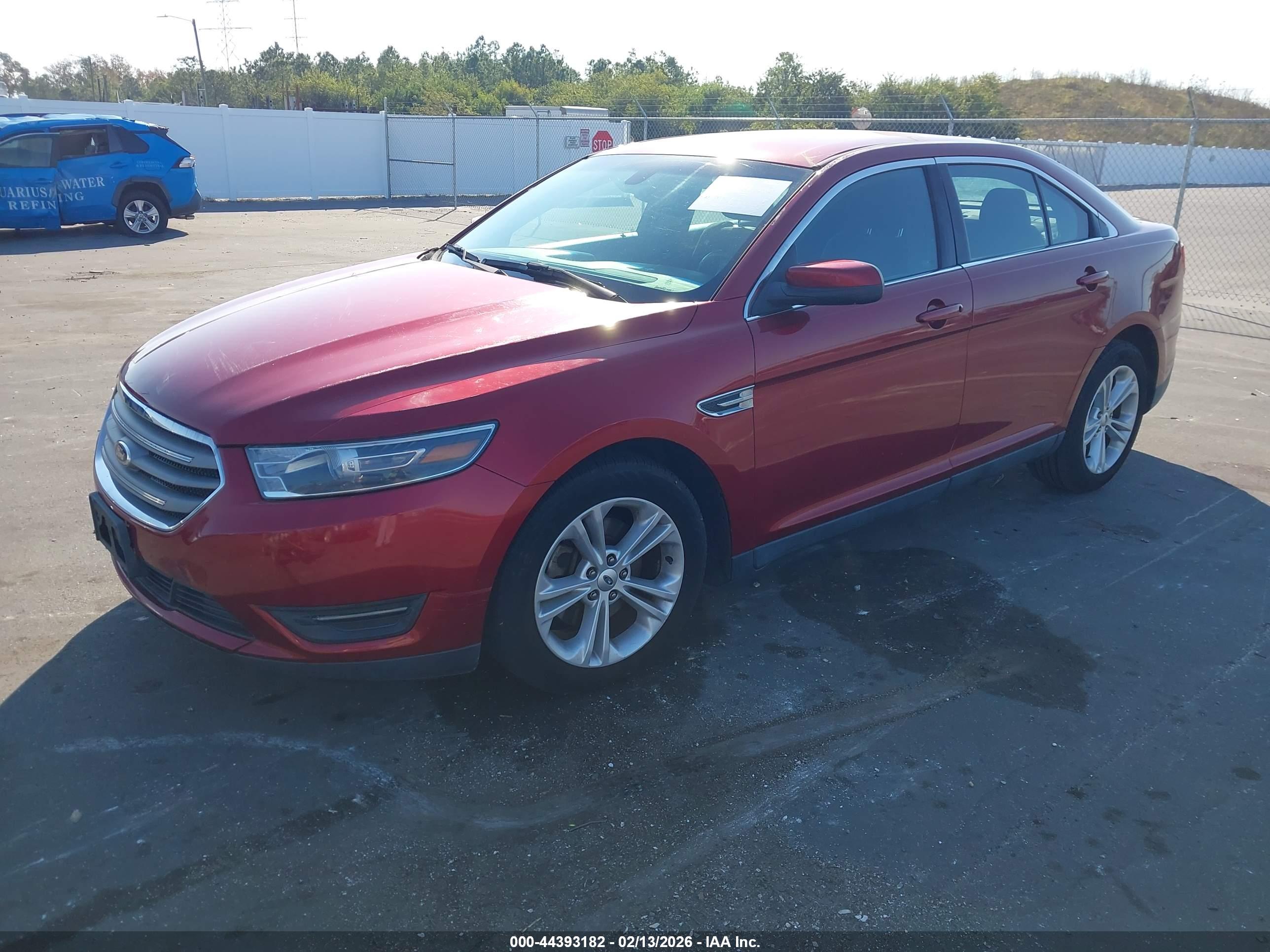 FORD TAURUS image 2