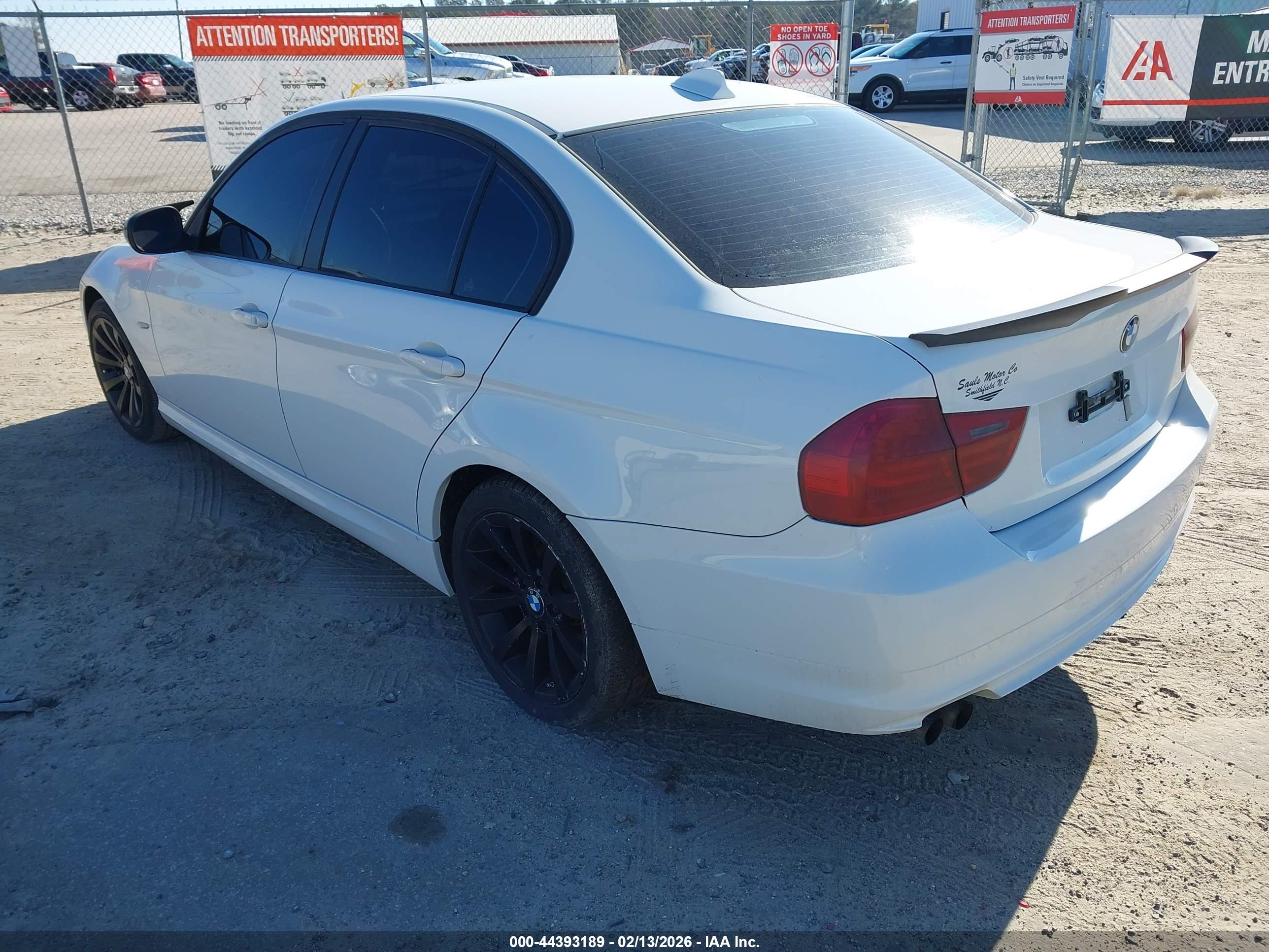 BMW 328I image 3