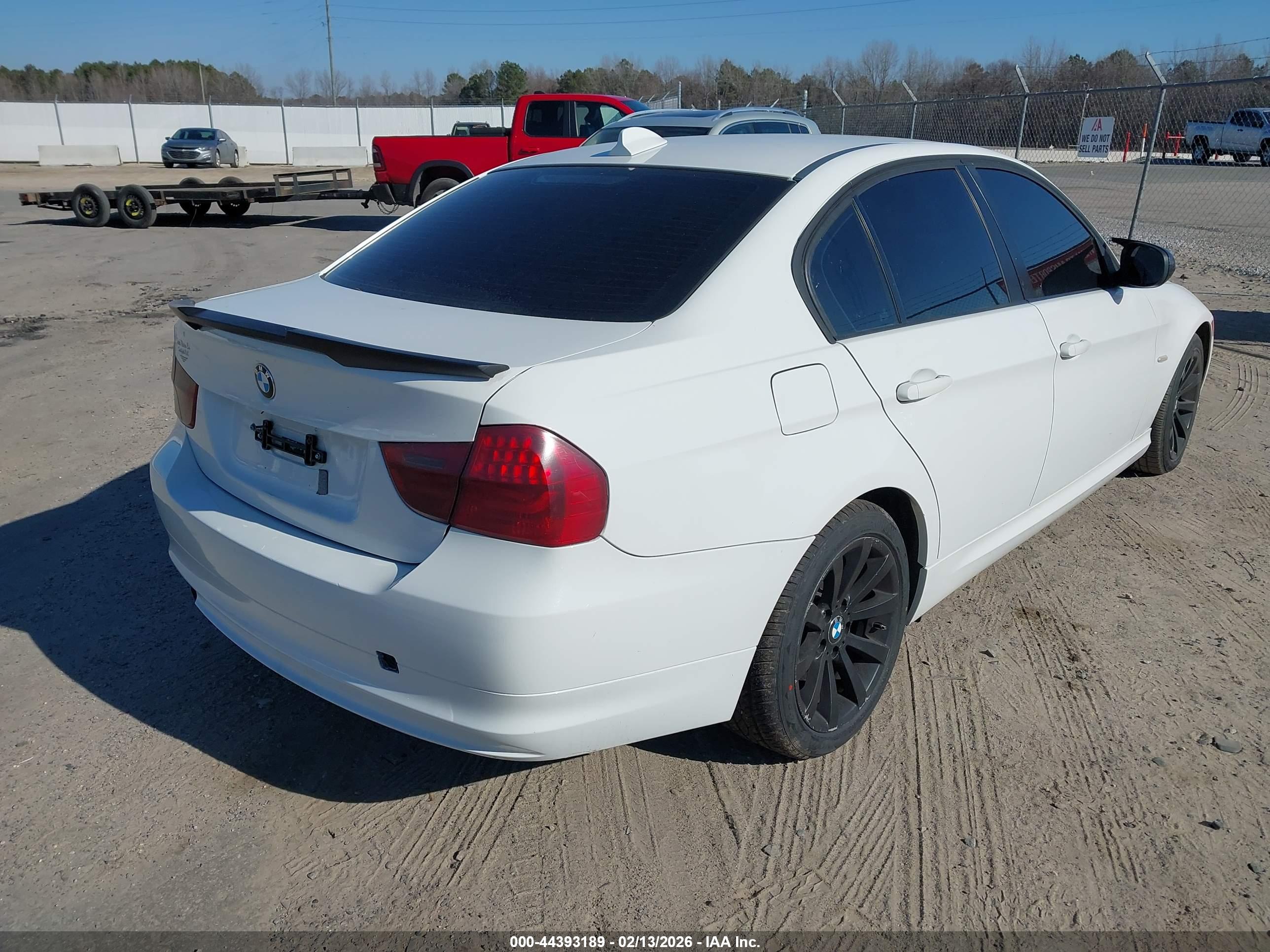 BMW 328I image 4