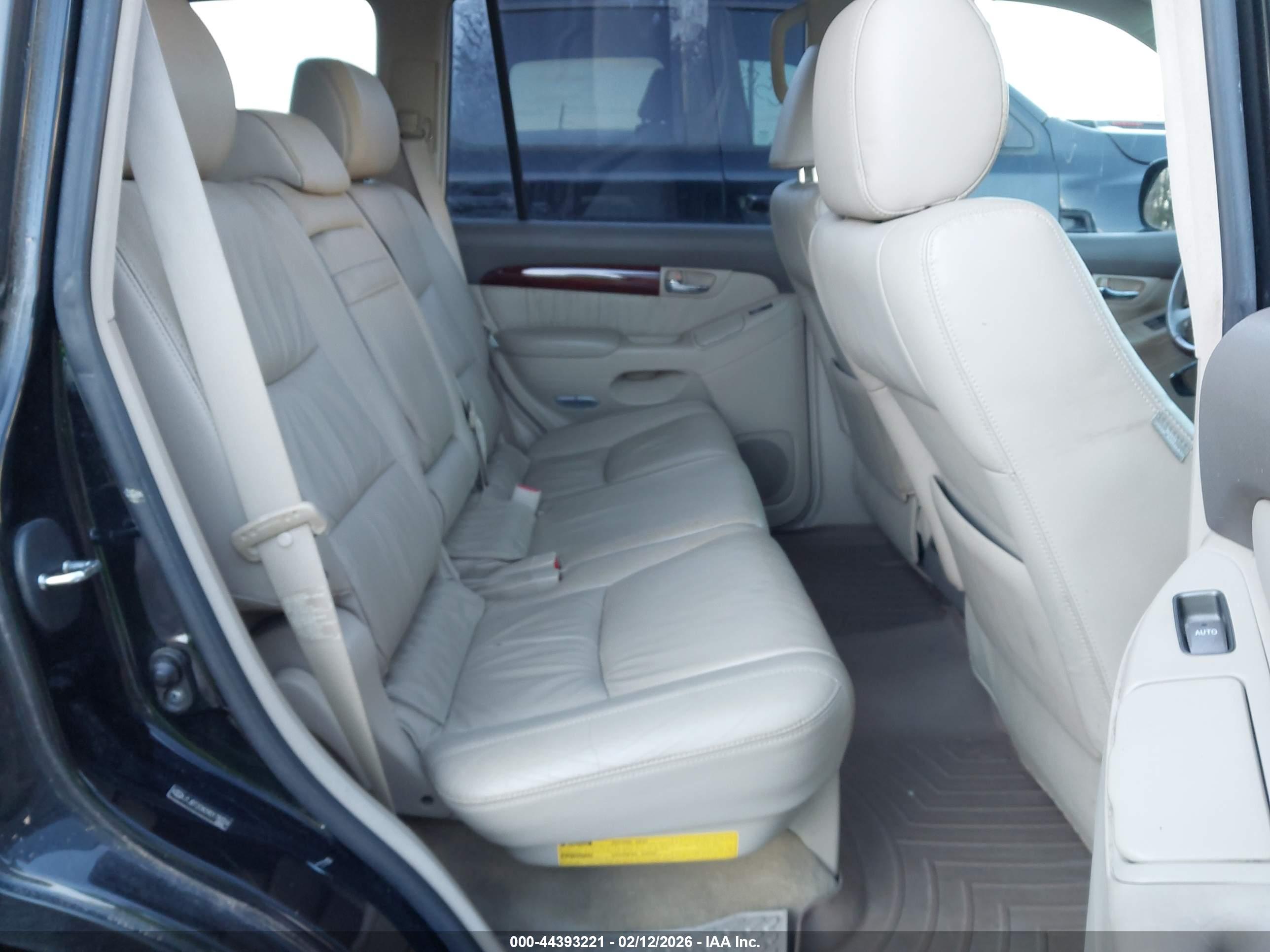 LEXUS GX image 8