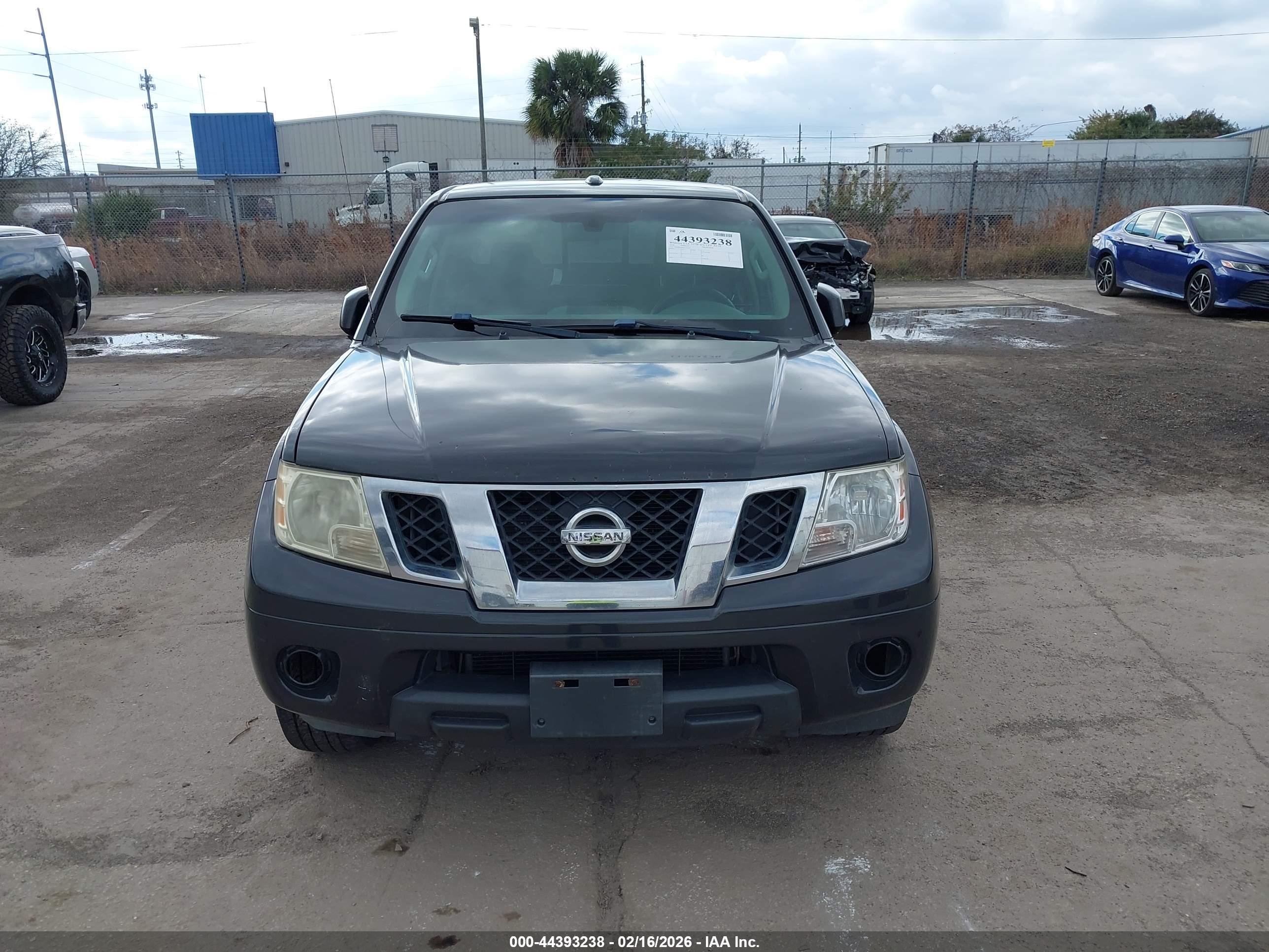 NISSAN FRONTIER image 6